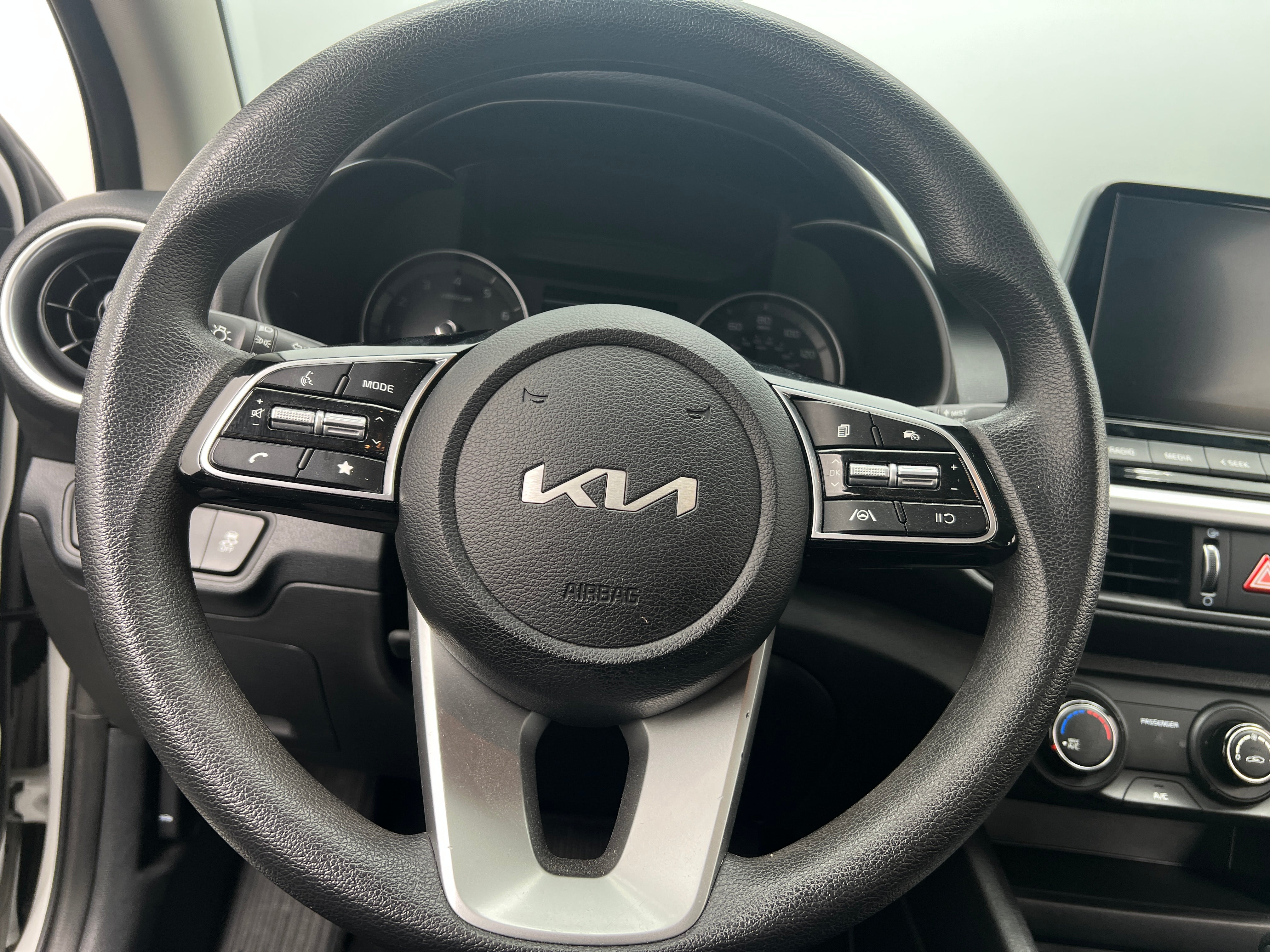 2024 Kia Forte LXS 5