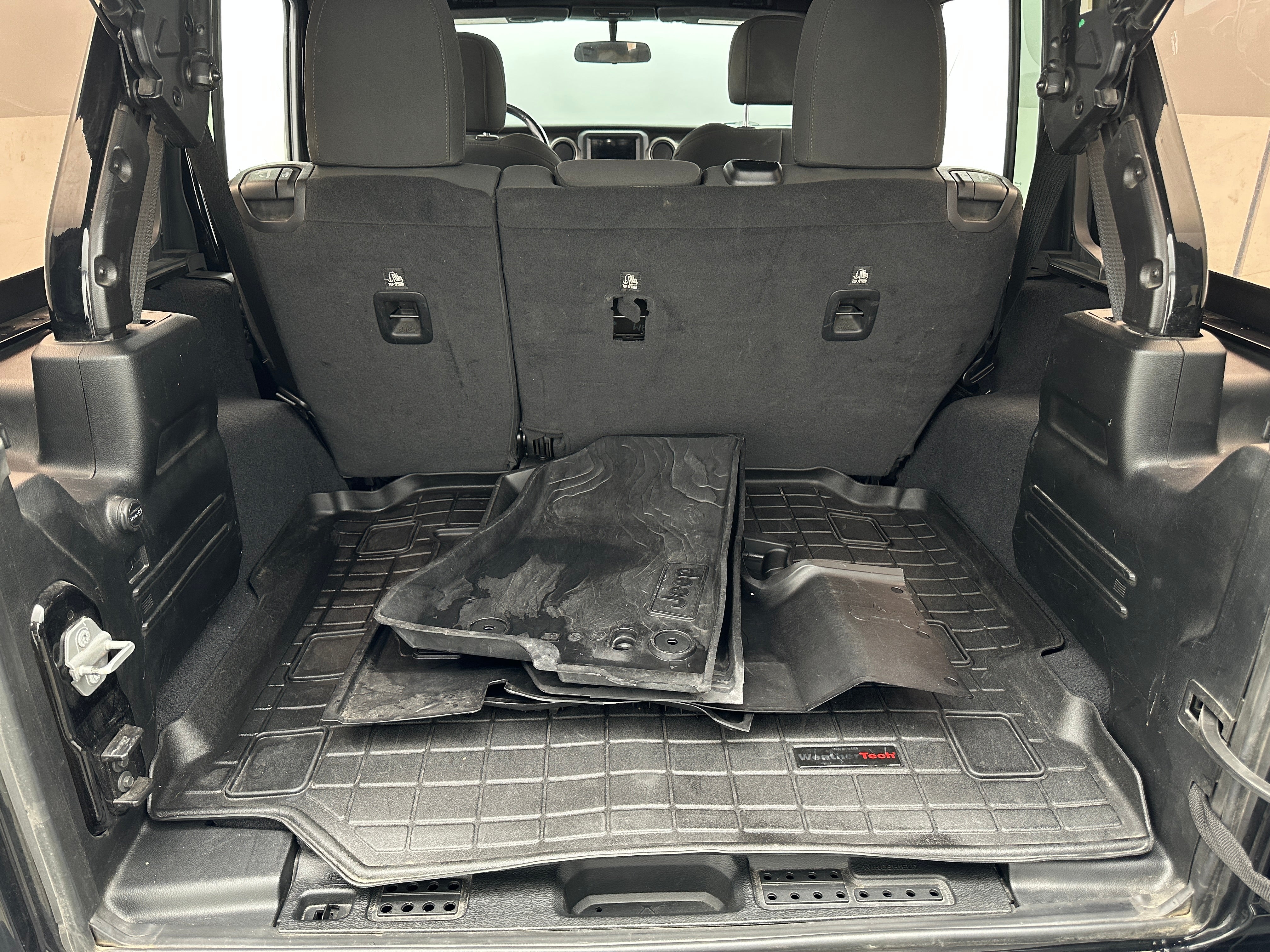 2020 Jeep Wrangler Unlimited Willys 7