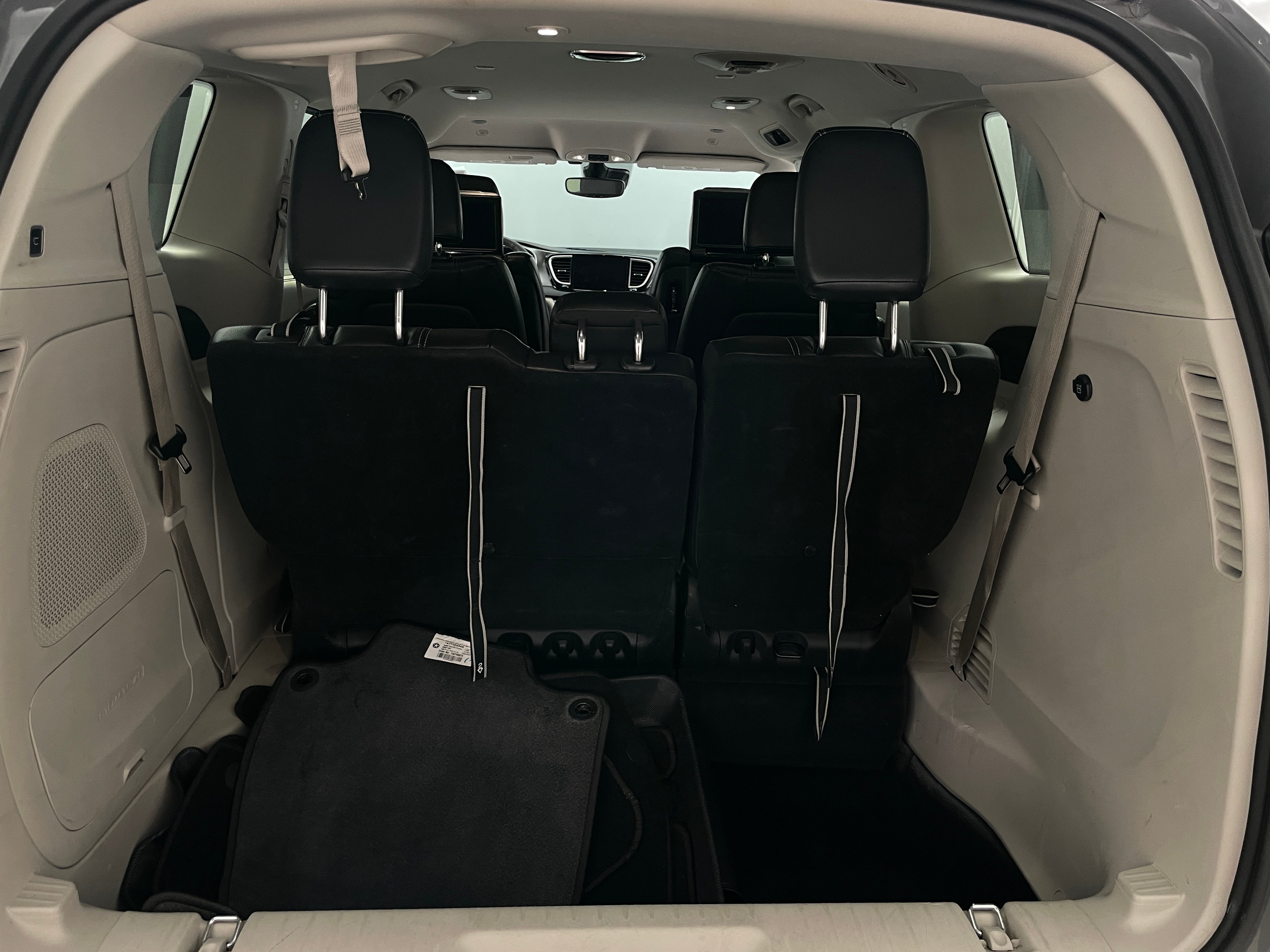 2022 Chrysler Pacifica Touring L 6