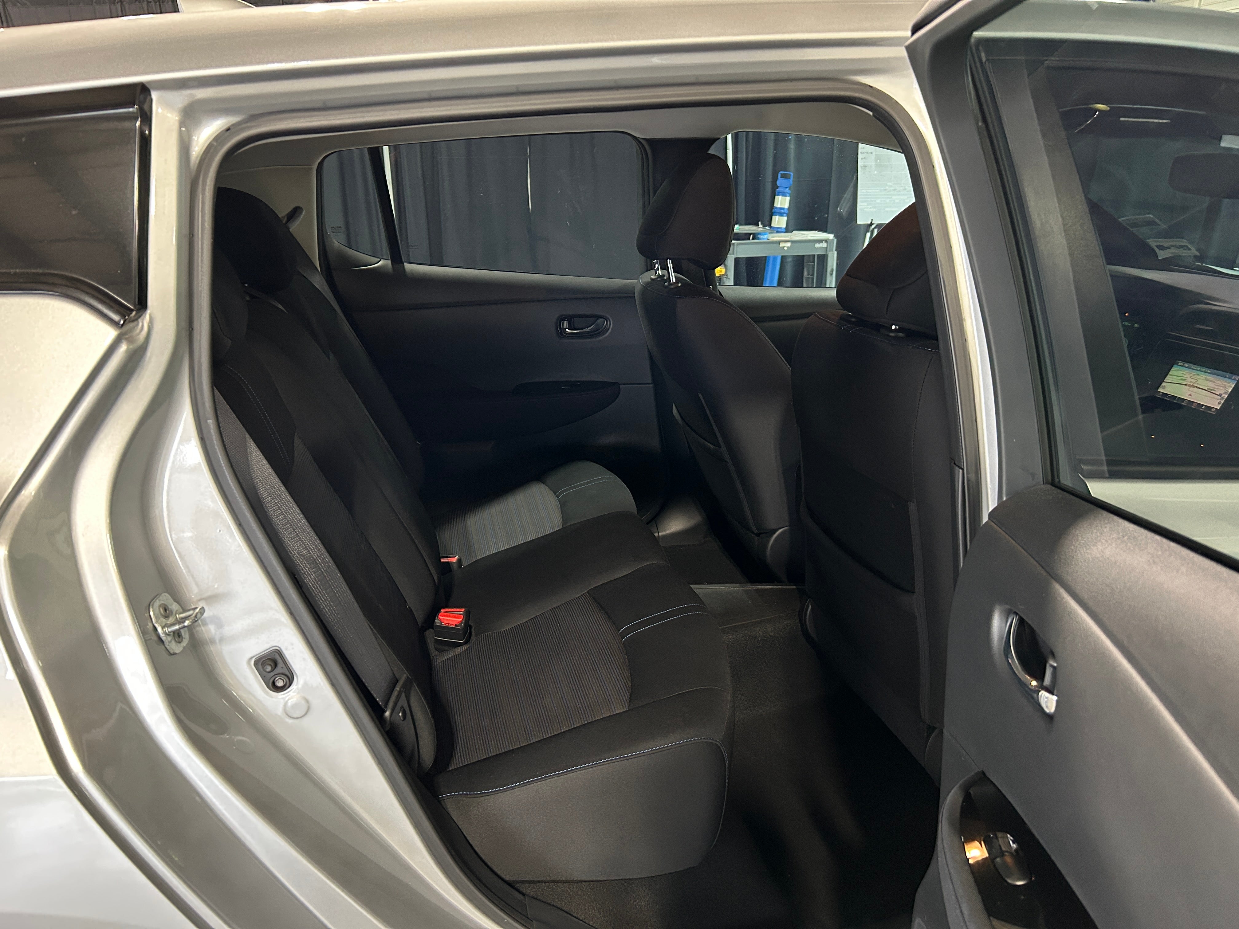 2018 Nissan Leaf SV 6