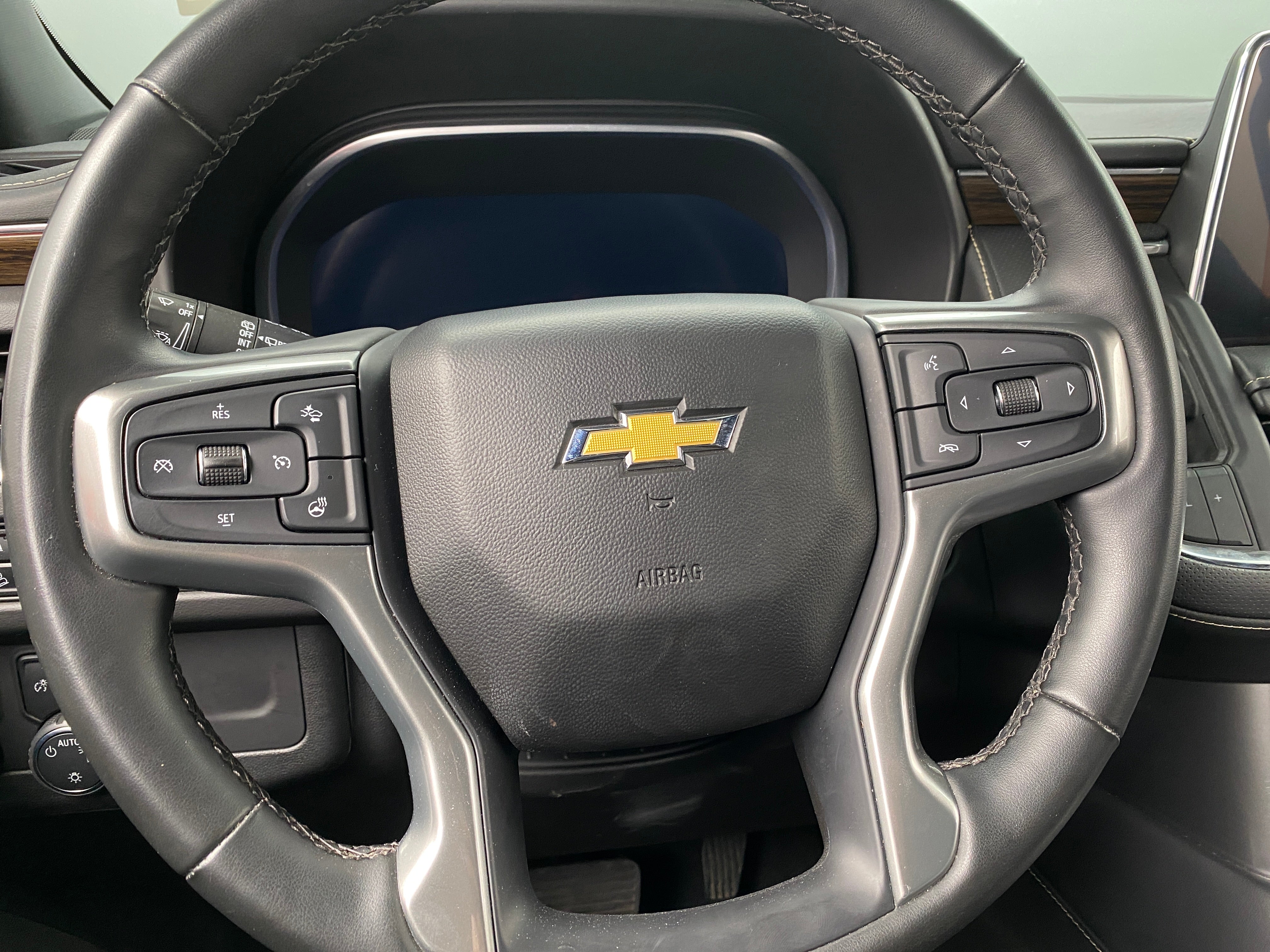 2023 Chevrolet Suburban Premier 4