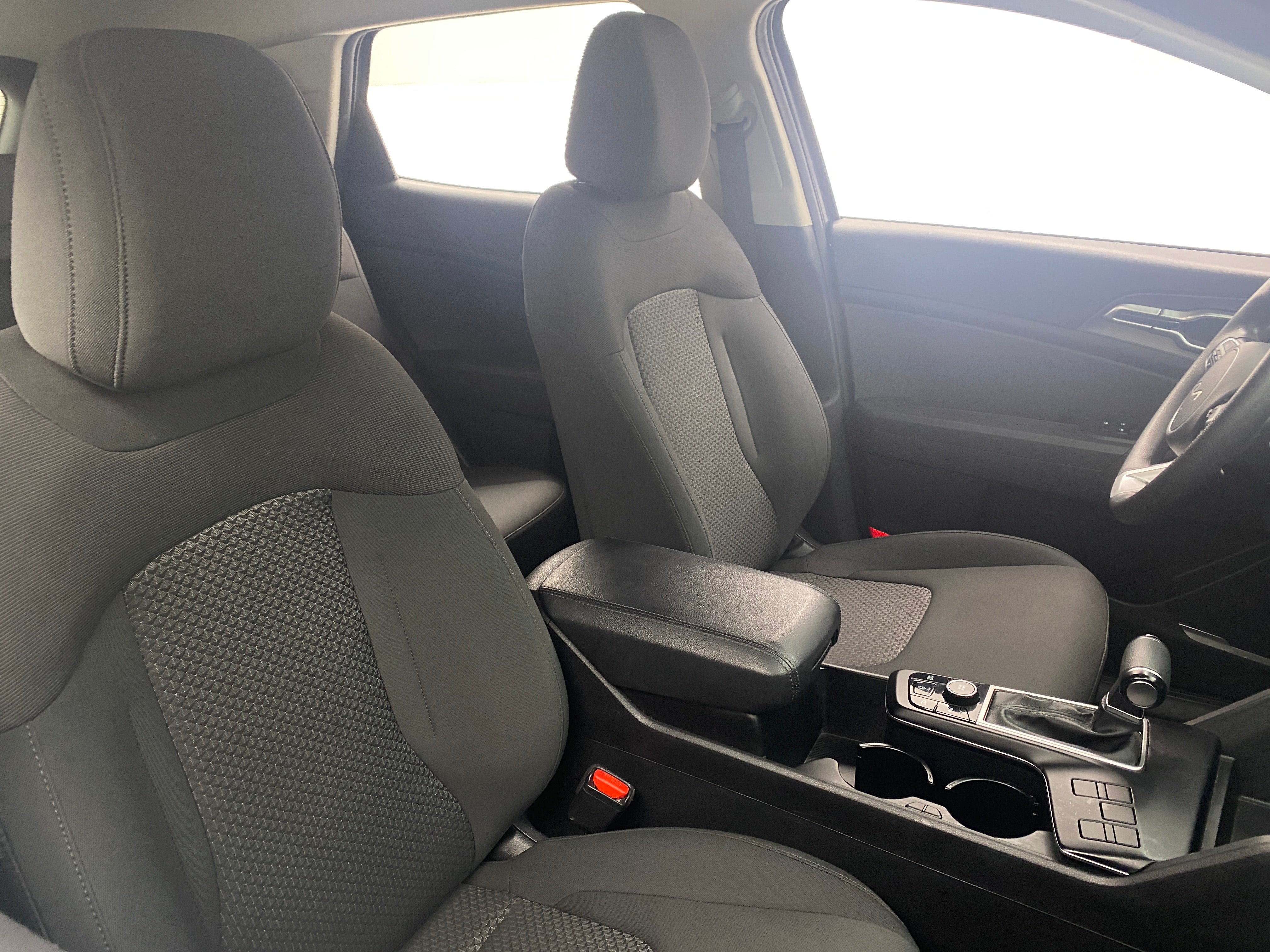 2023 Kia Sportage LX 2