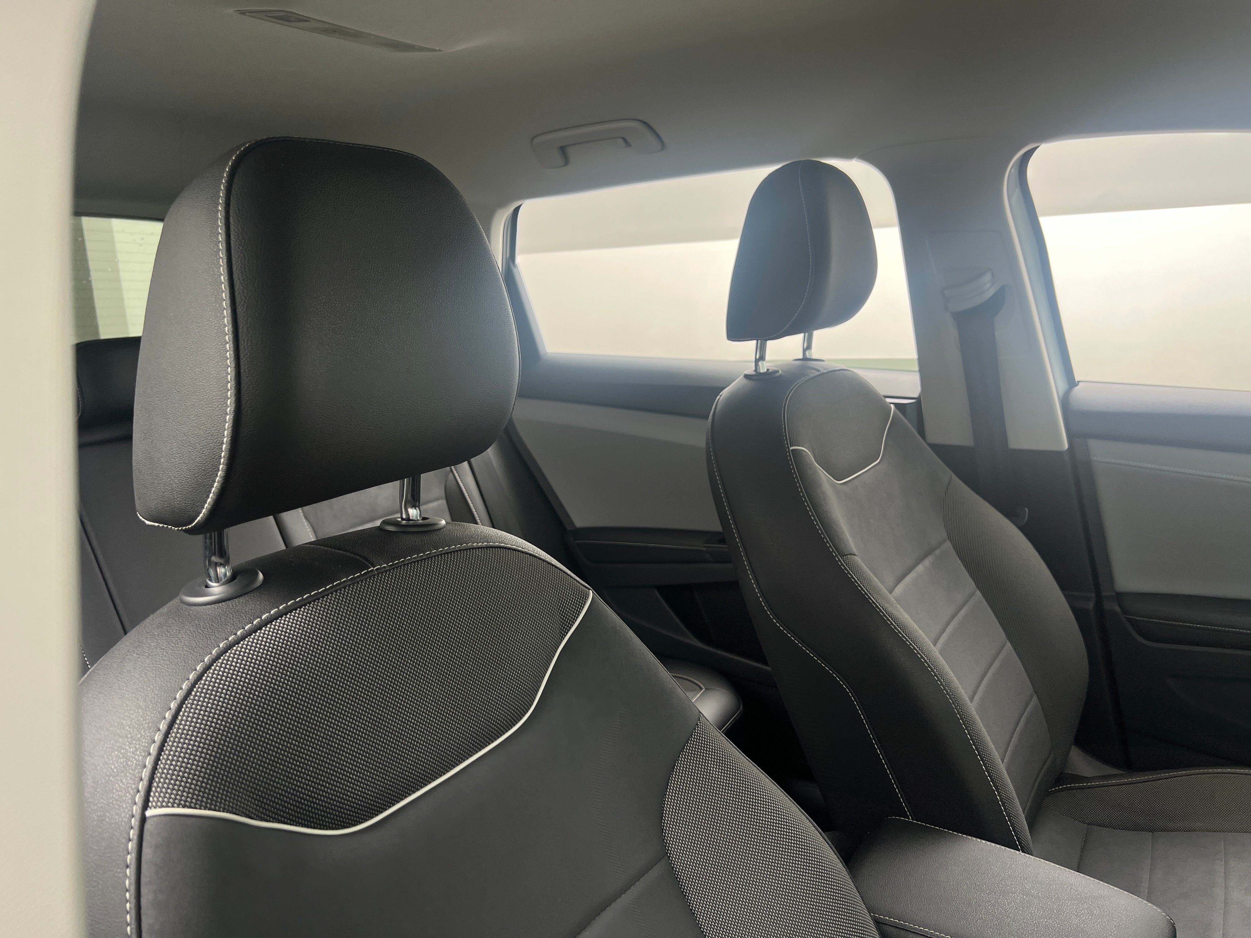 2024 Volkswagen Taos SE 2