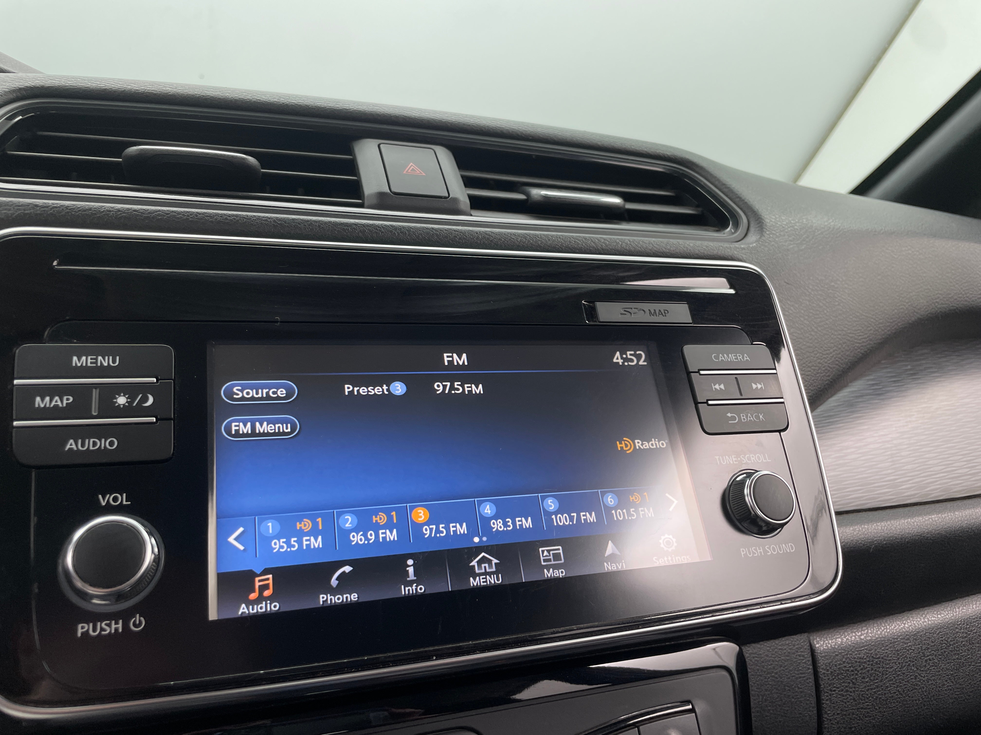 2018 Nissan Leaf SV 4