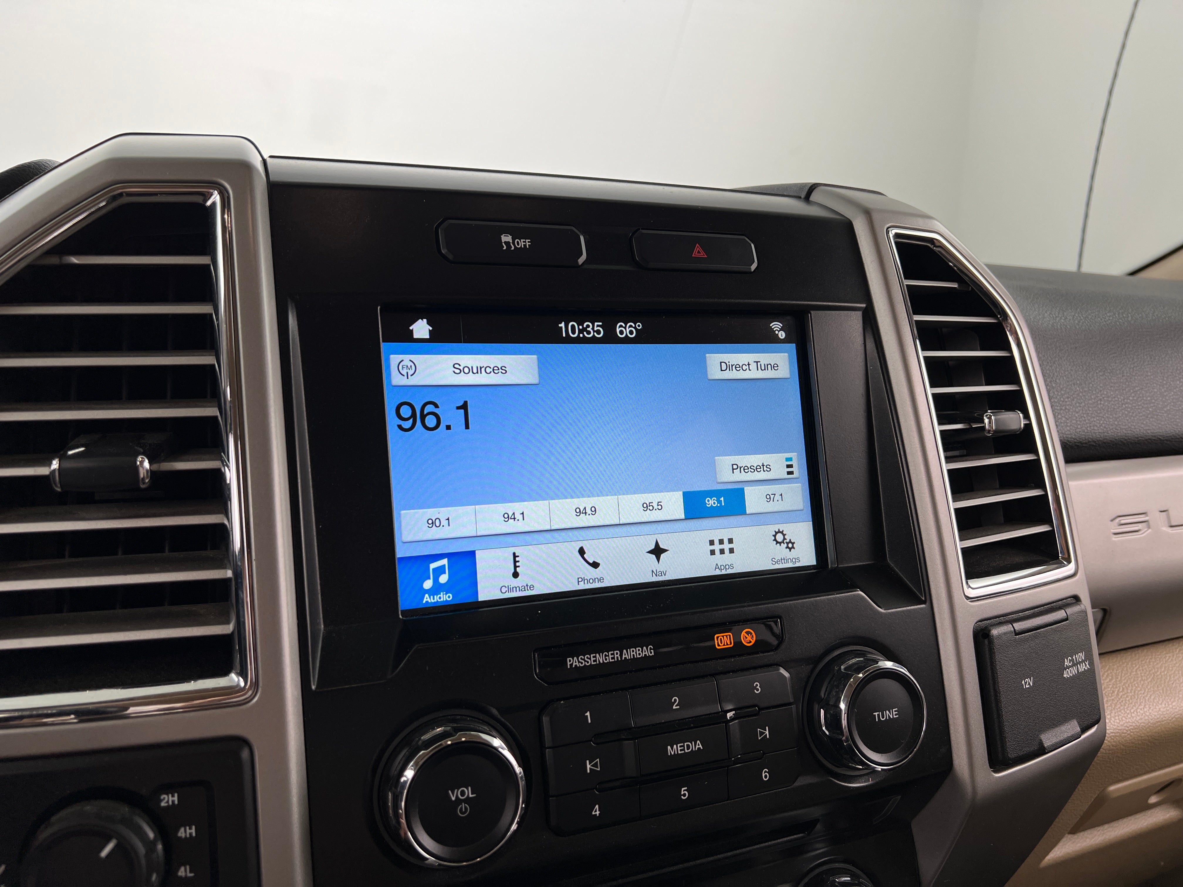 2017 Ford Econoline E-250 3