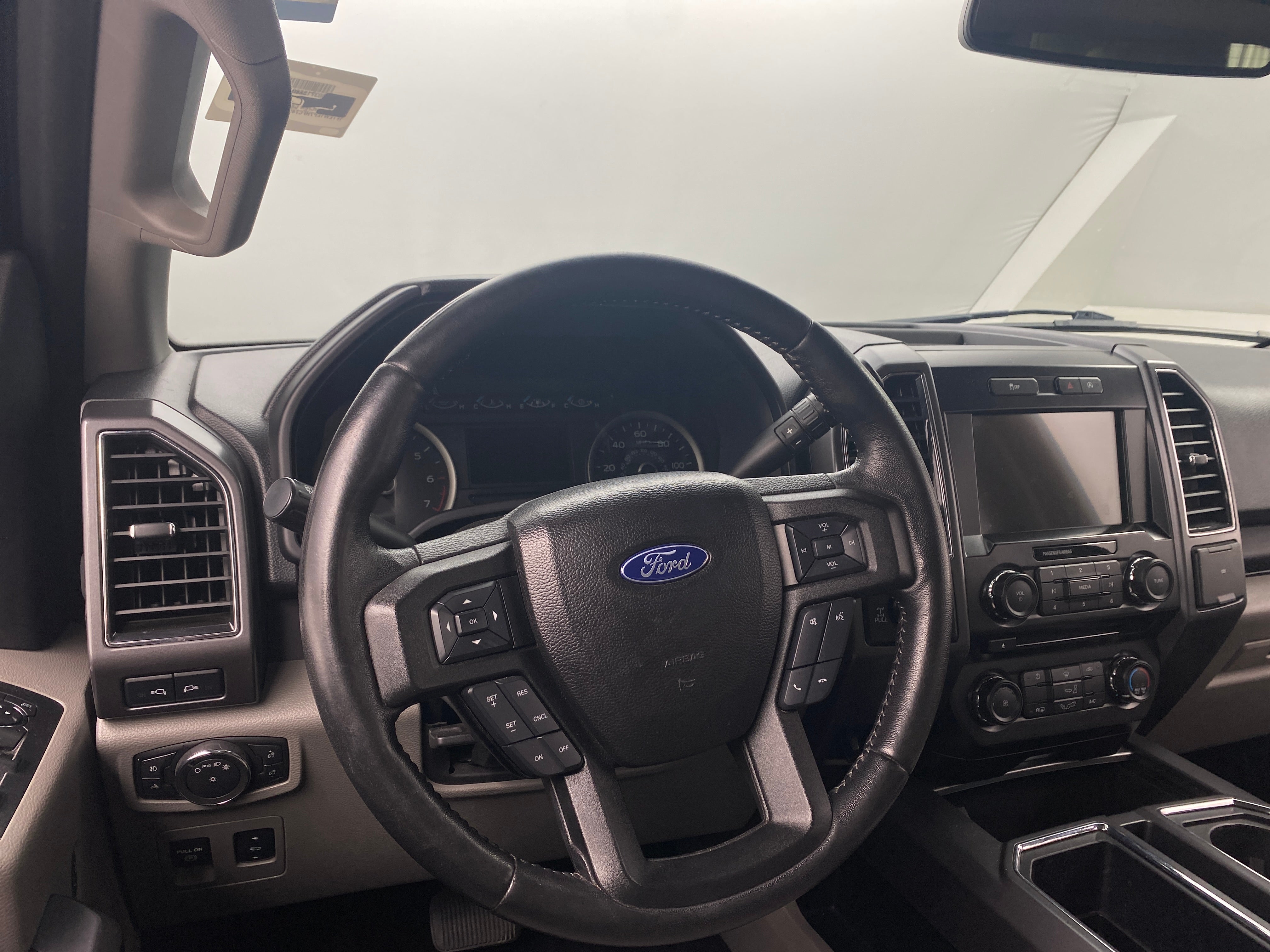 2017 Ford Econoline E-150 5