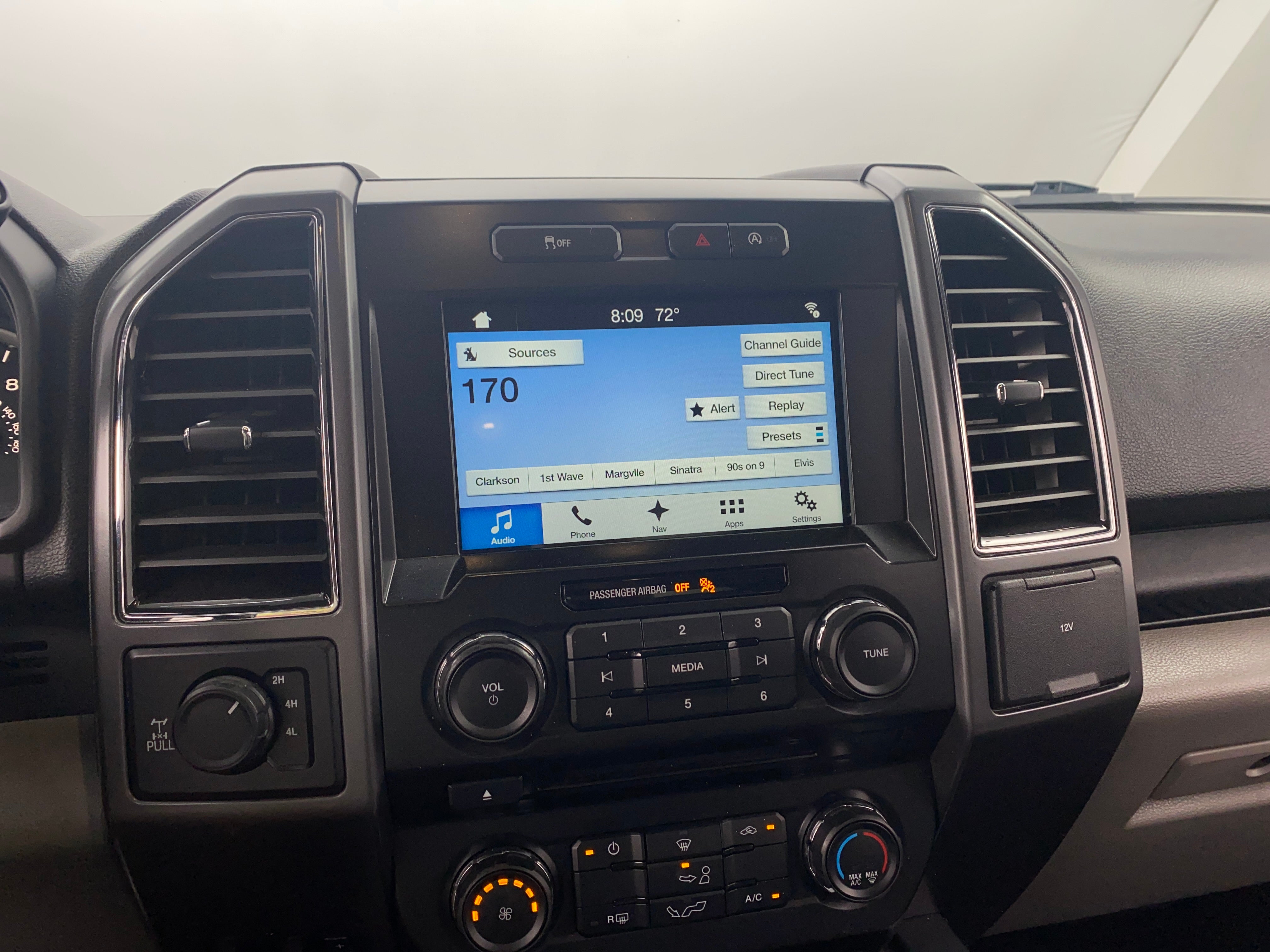2017 Ford Econoline E-150 4