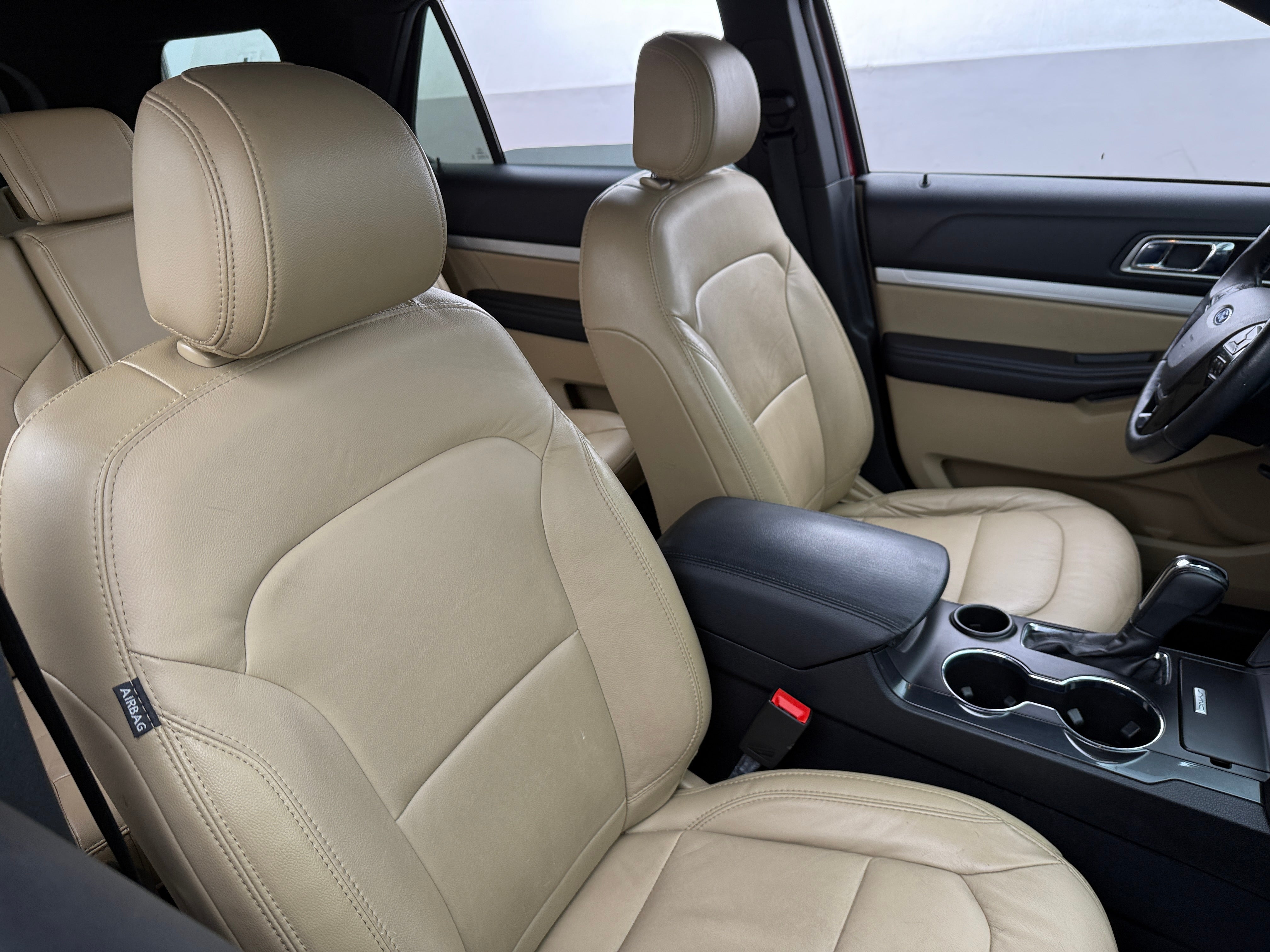 2017 Ford Explorer XLT 2