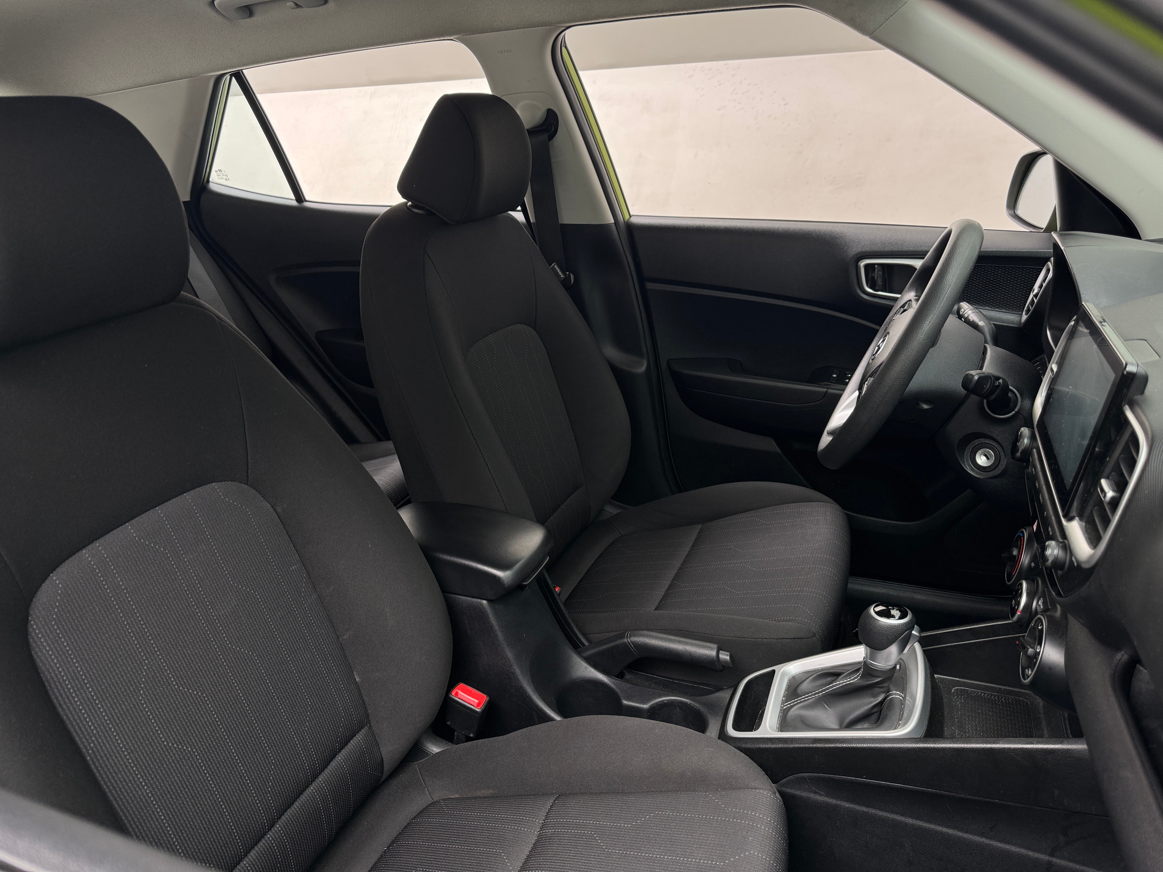 2024 Hyundai Venue SE 2