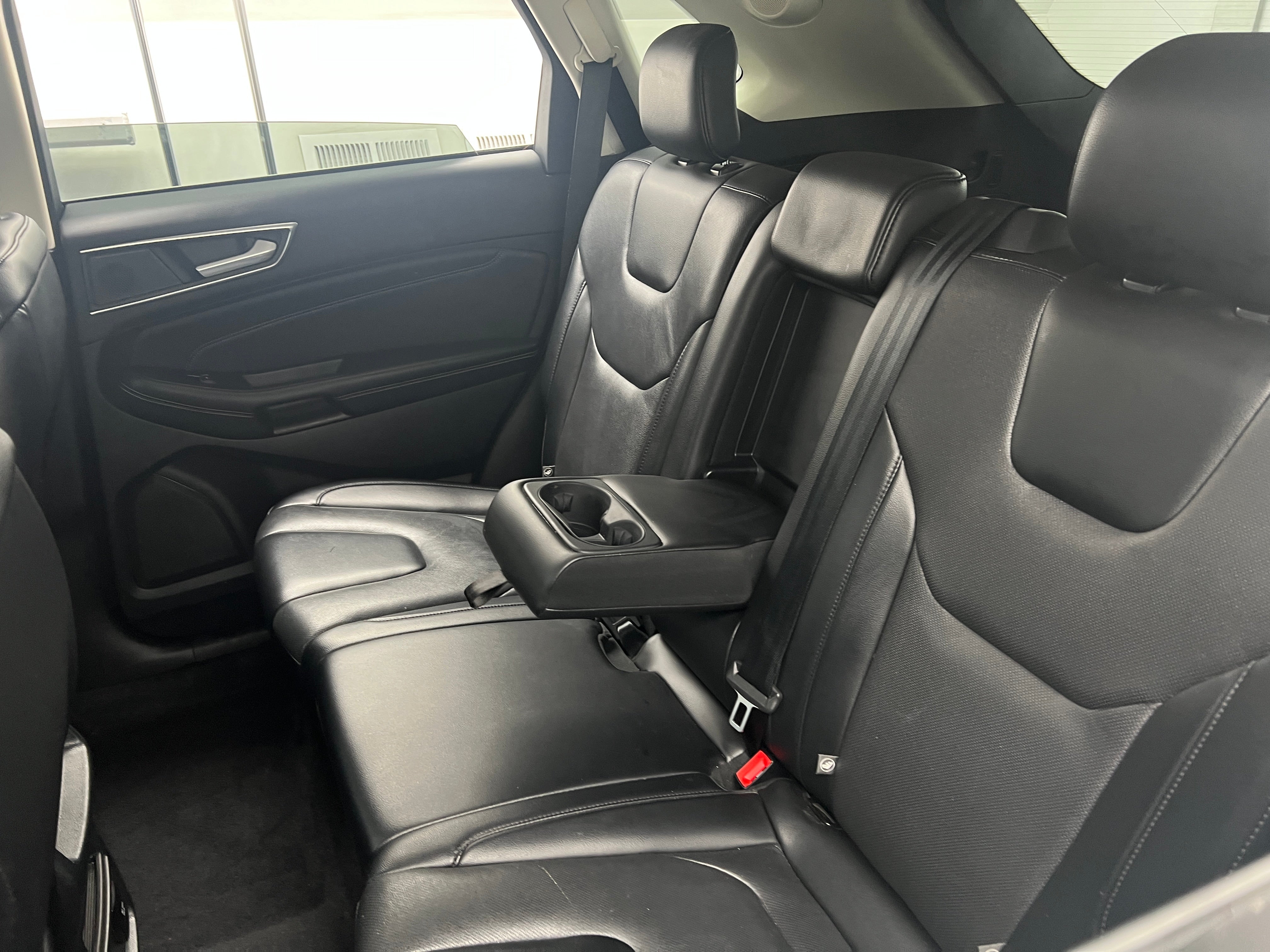 2022 Ford Edge Titanium 5