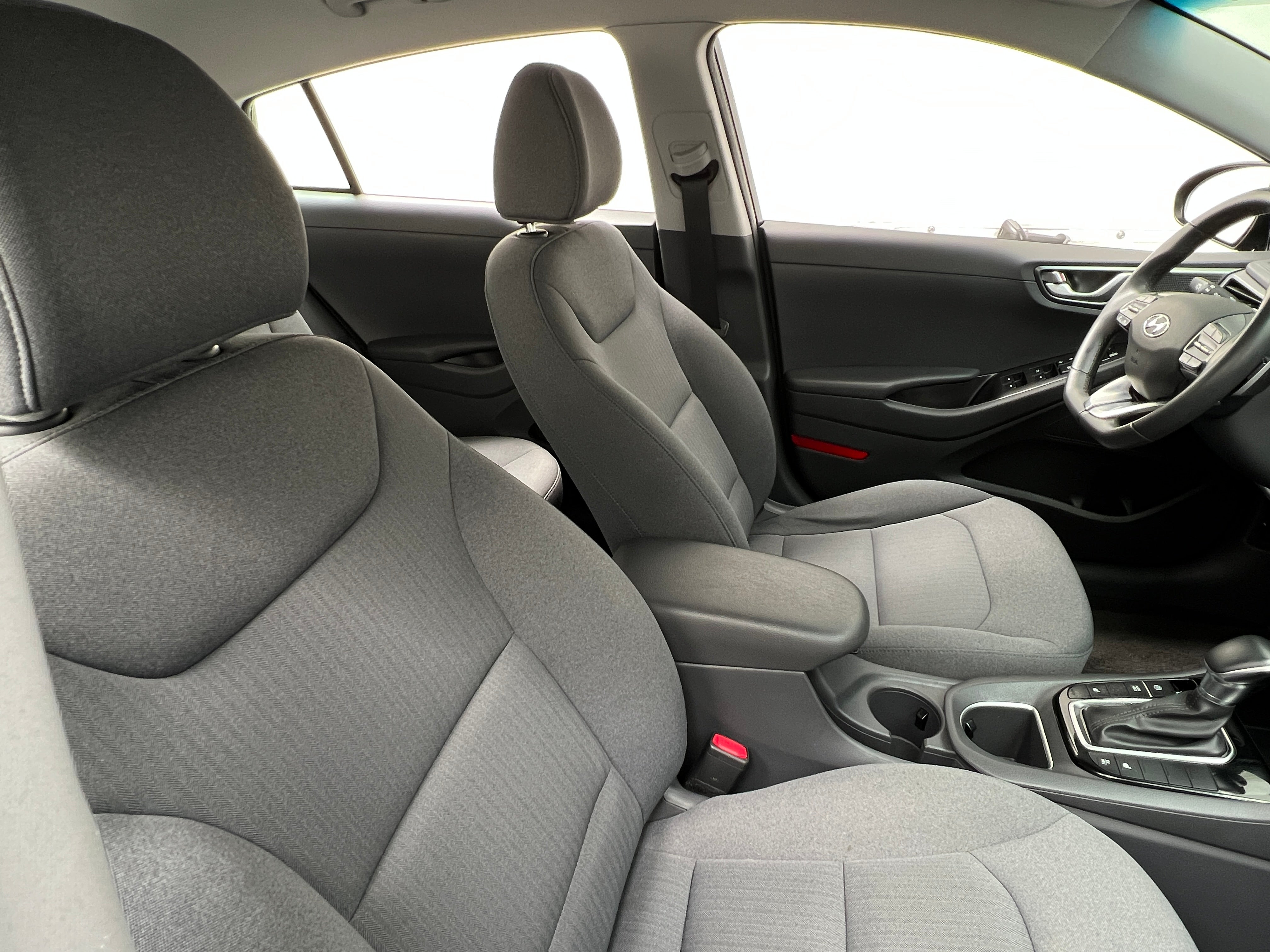 2022 Hyundai Ioniq SE 2