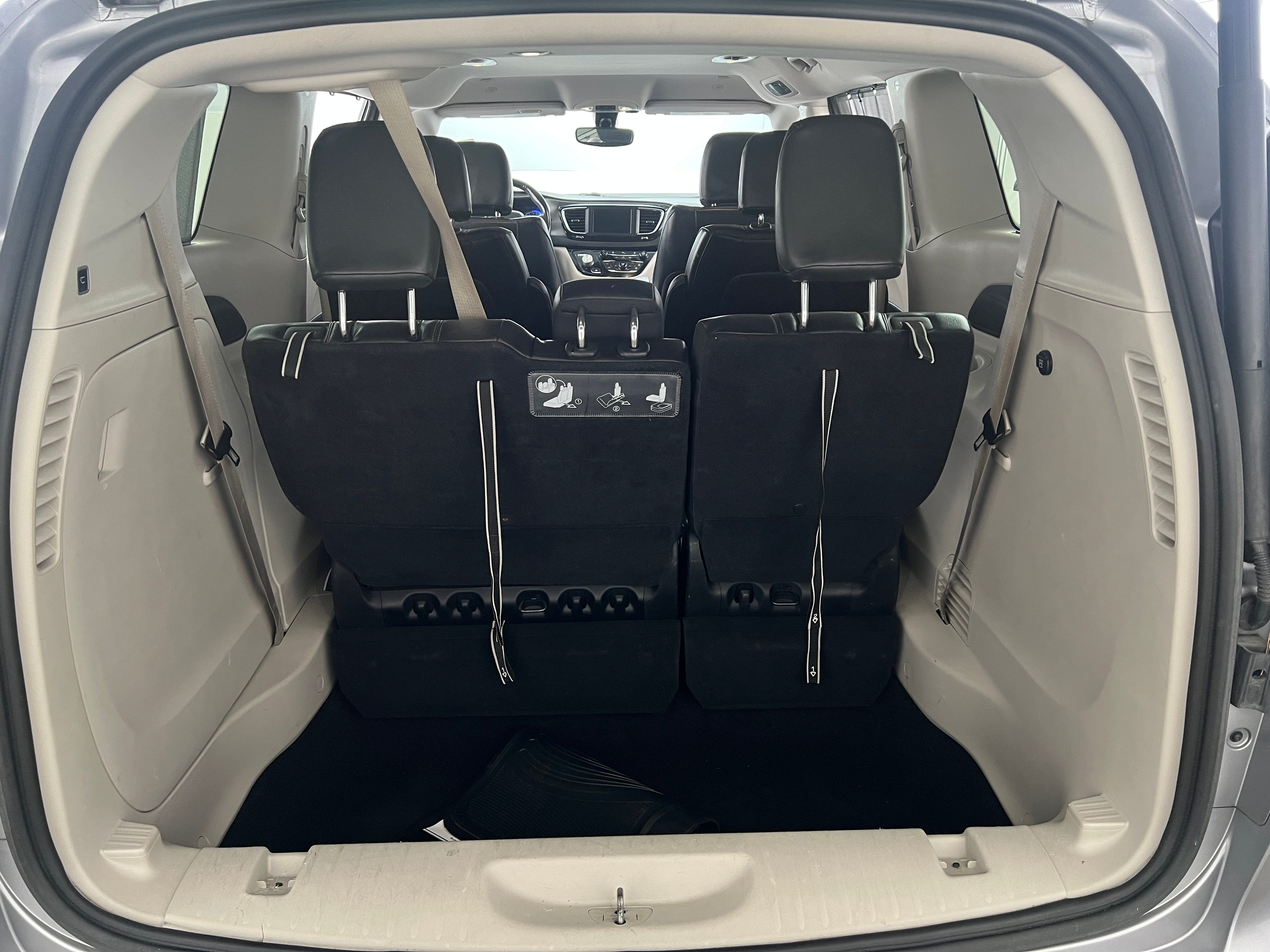 2020 Chrysler Pacifica Touring L 6