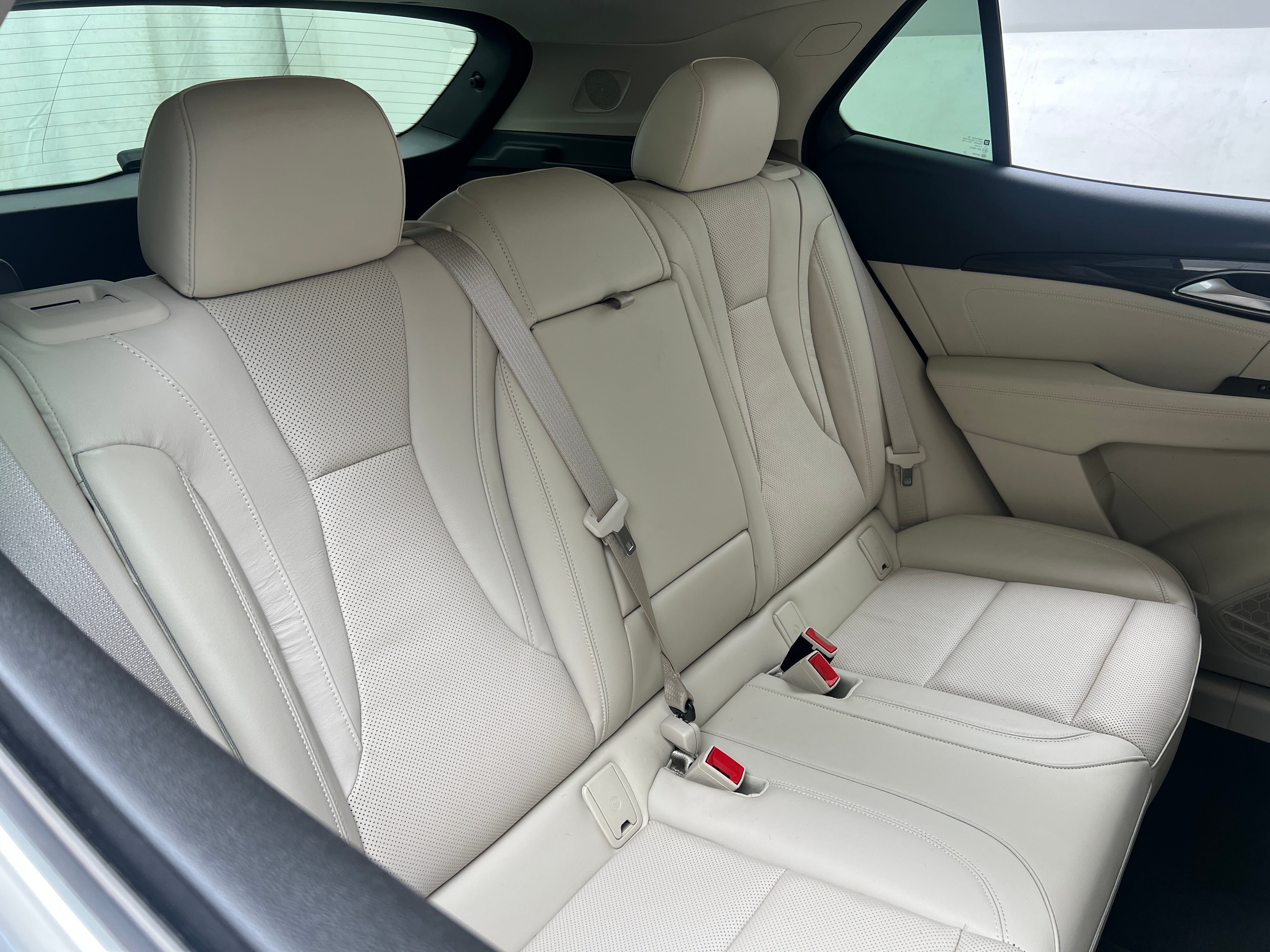 2021 Buick Envision Essence 5