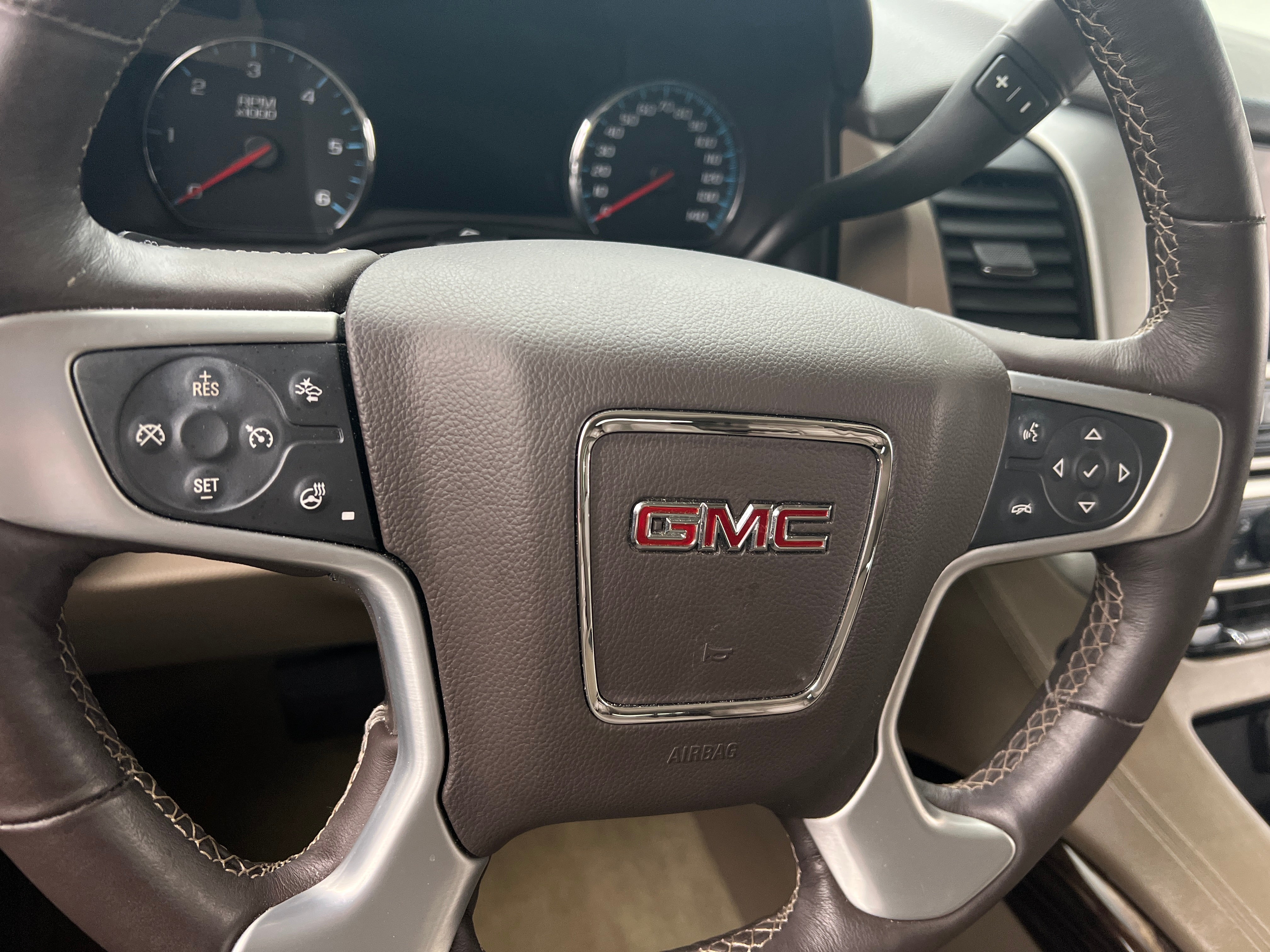2017 GMC Yukon SLT 4