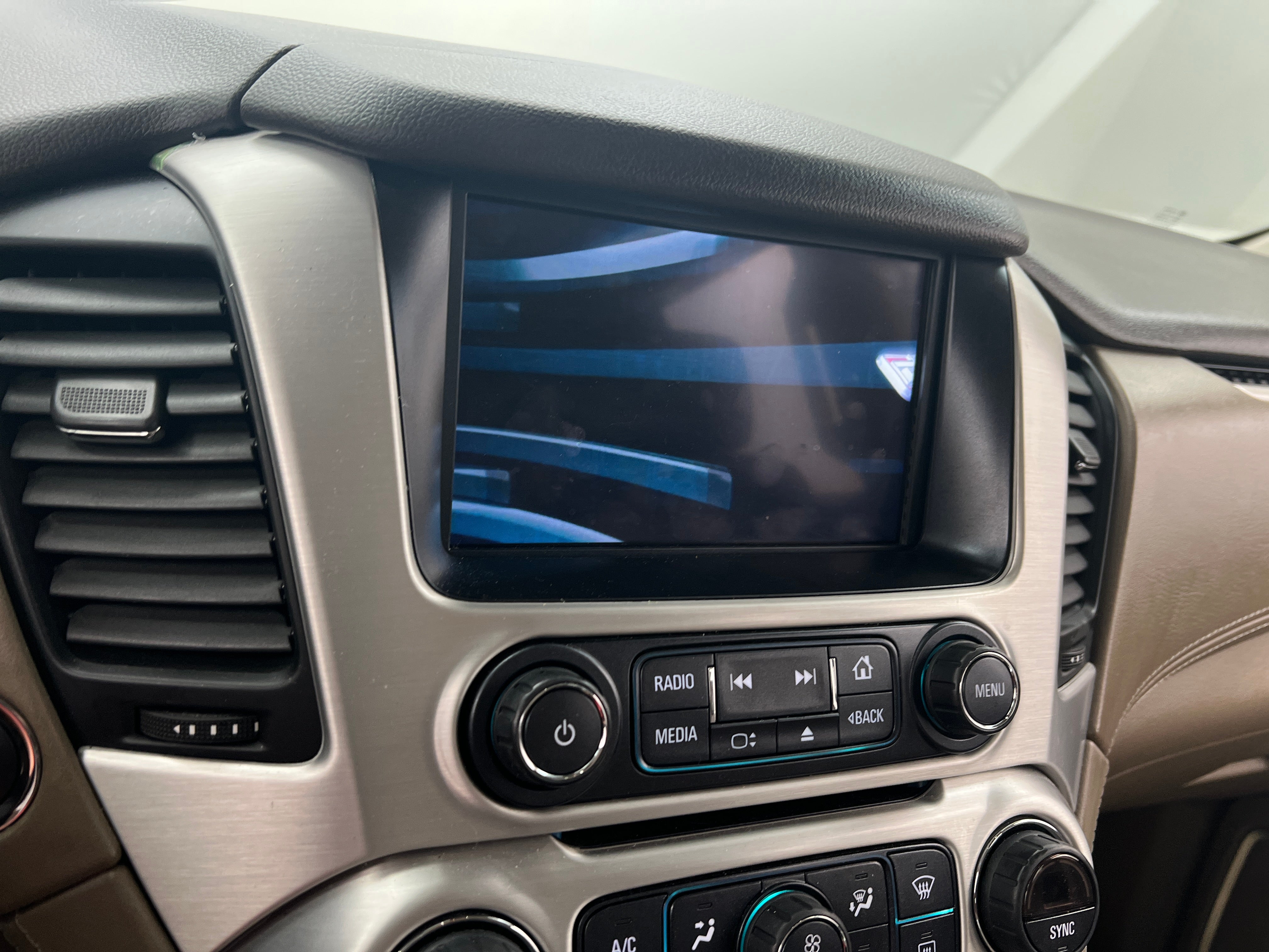 2017 GMC Yukon SLT 3