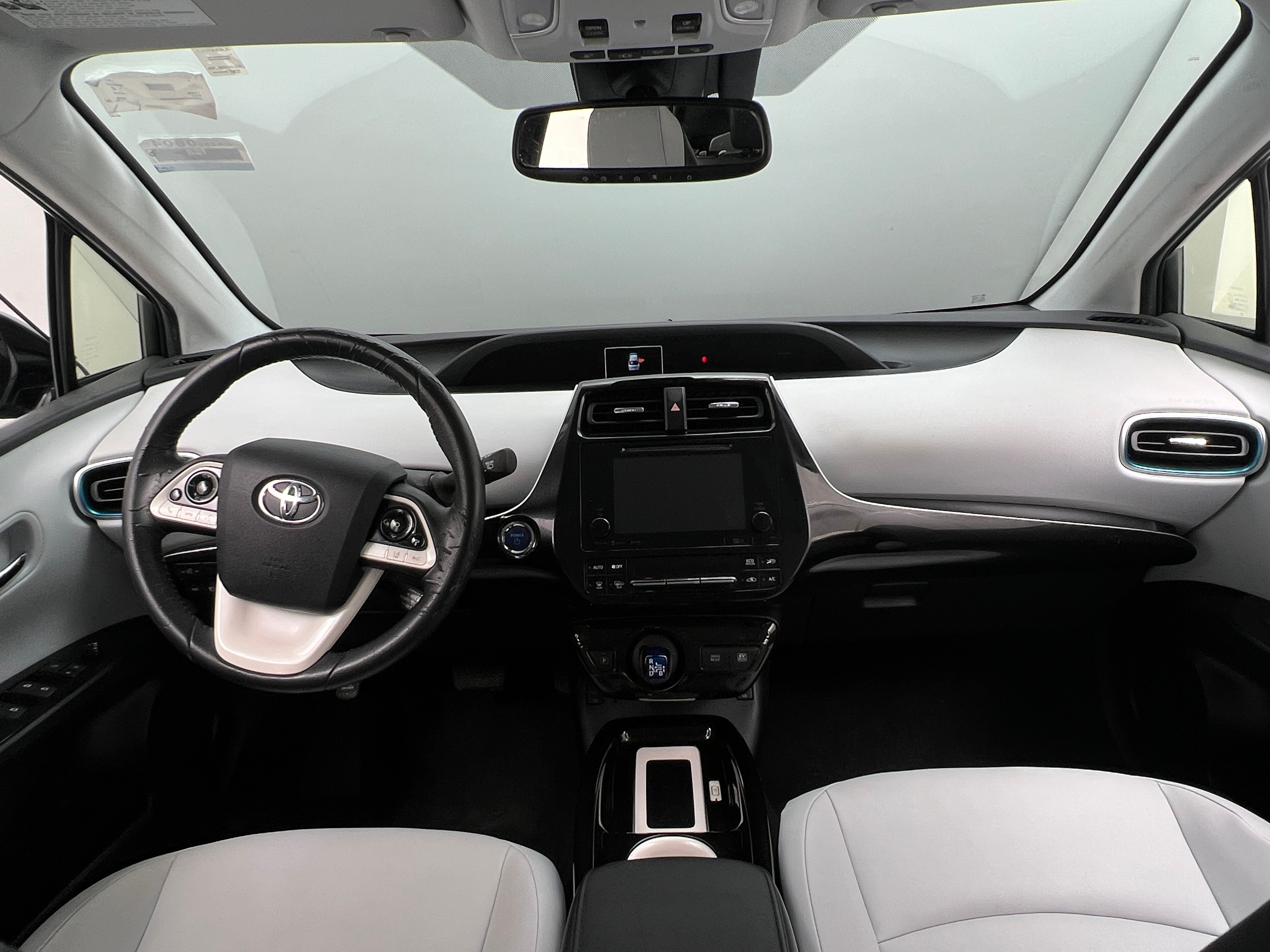 2016 Toyota Prius Four 2