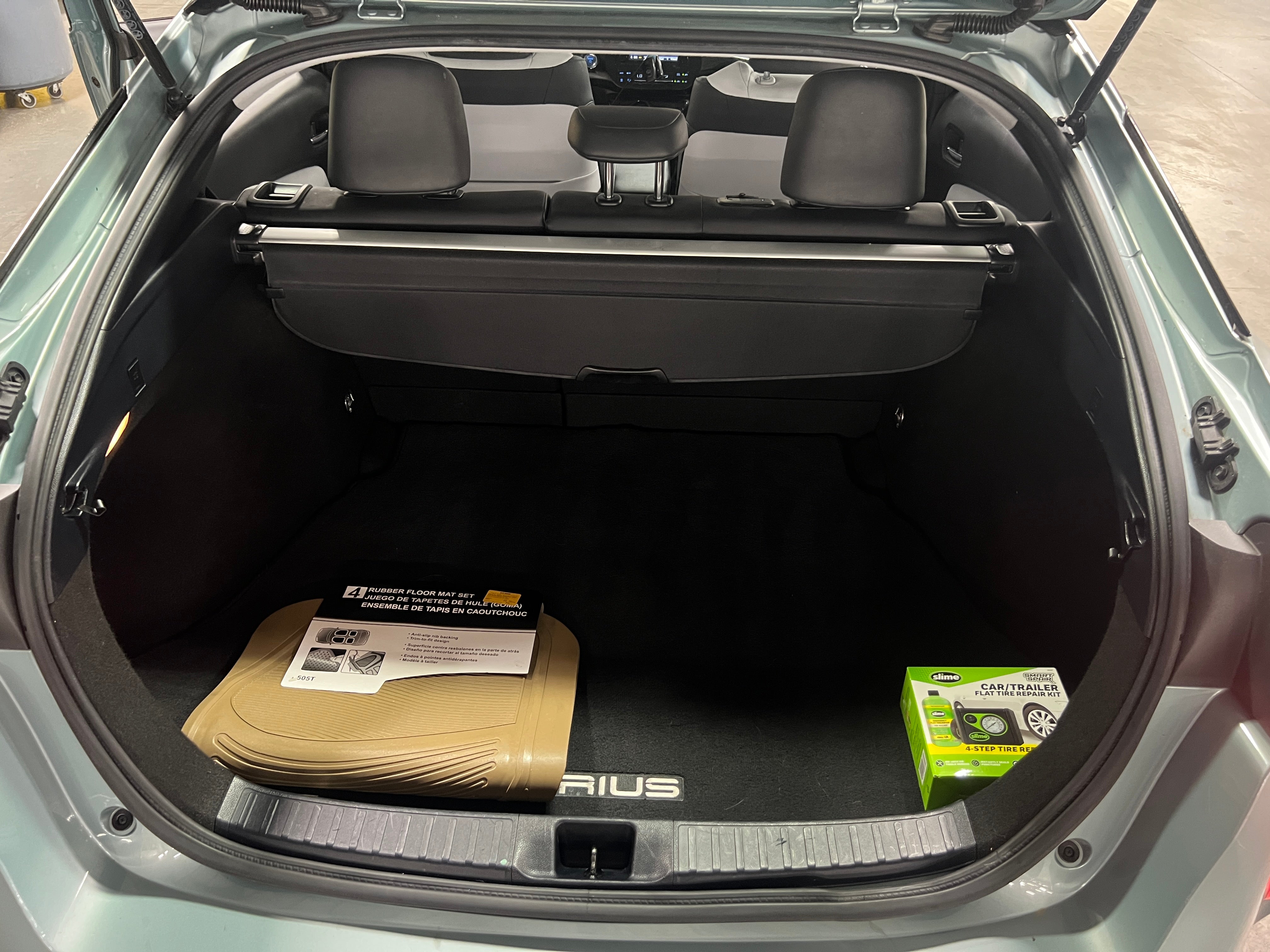 2016 Toyota Prius Four 6