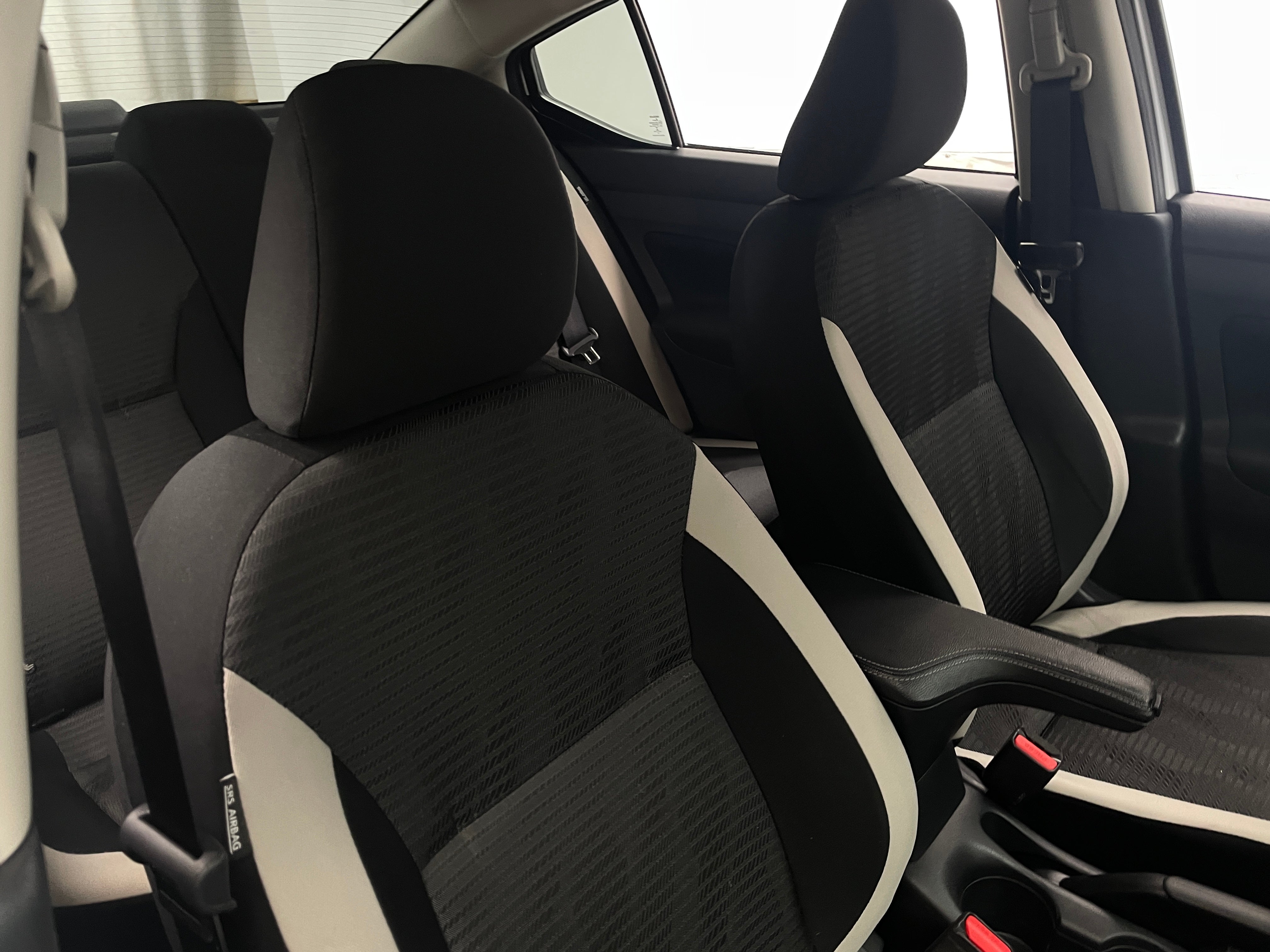 2022 Nissan Versa SV 2