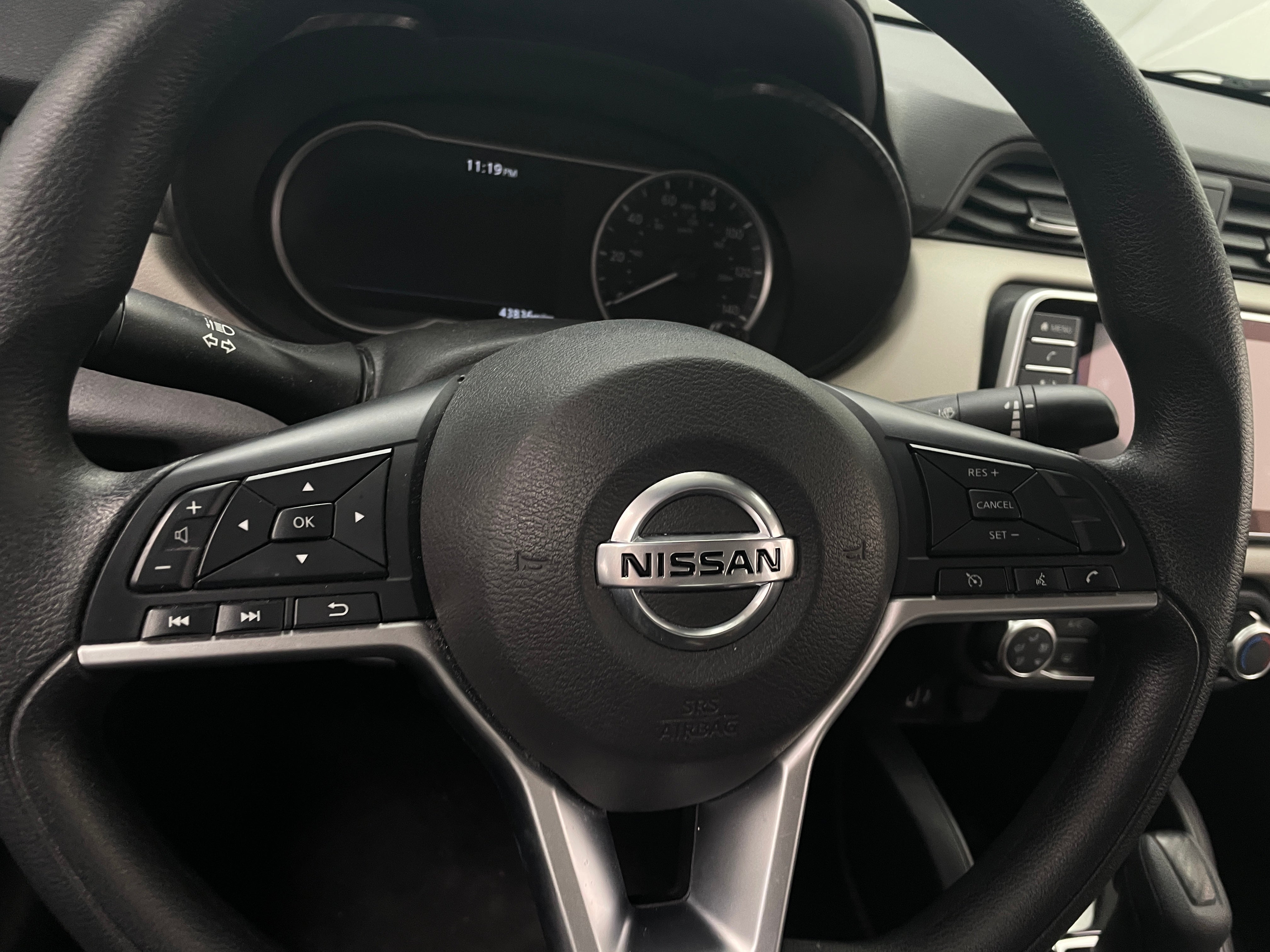 2022 Nissan Versa SV 5