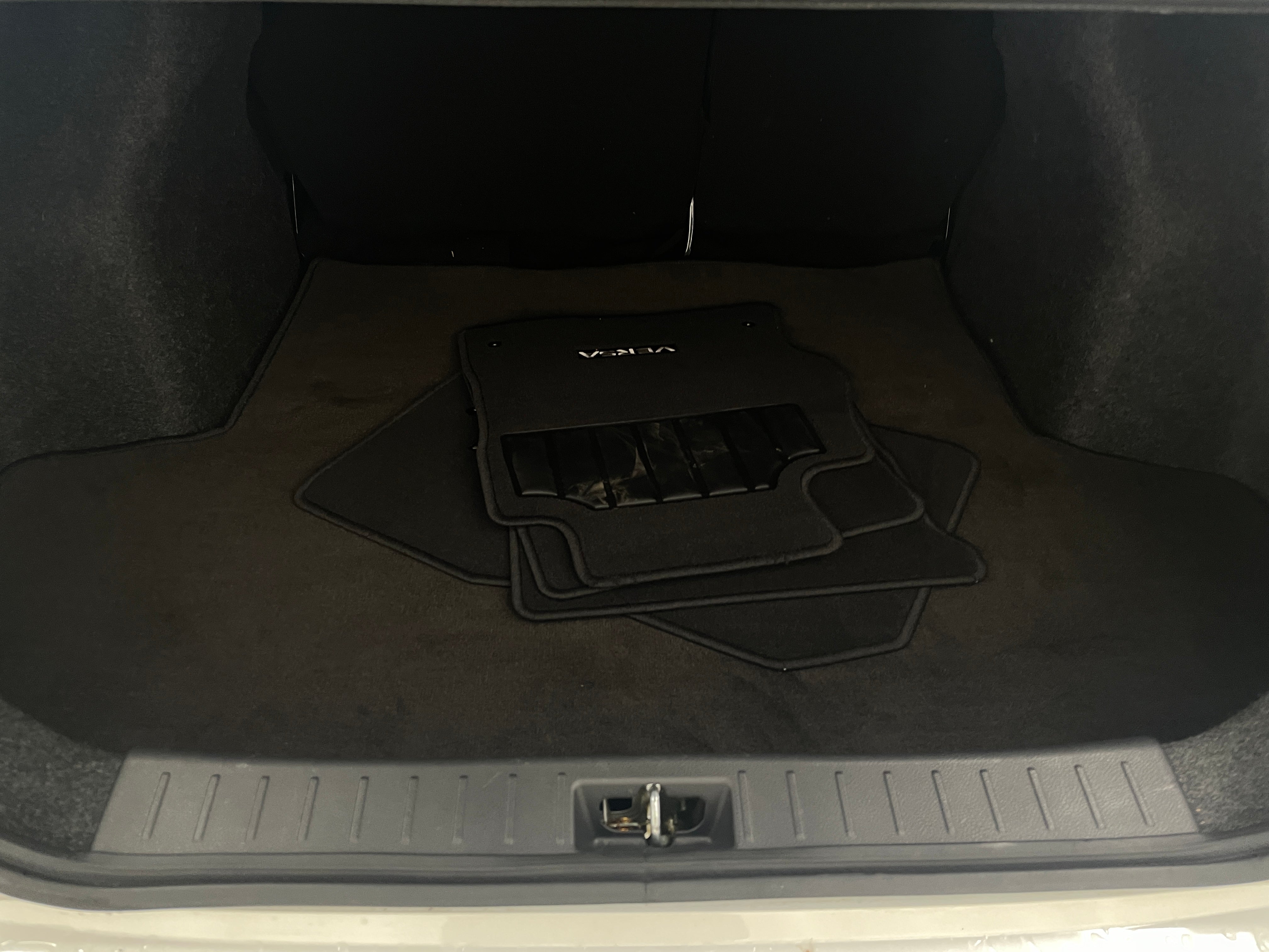 2022 Nissan Versa SV 7
