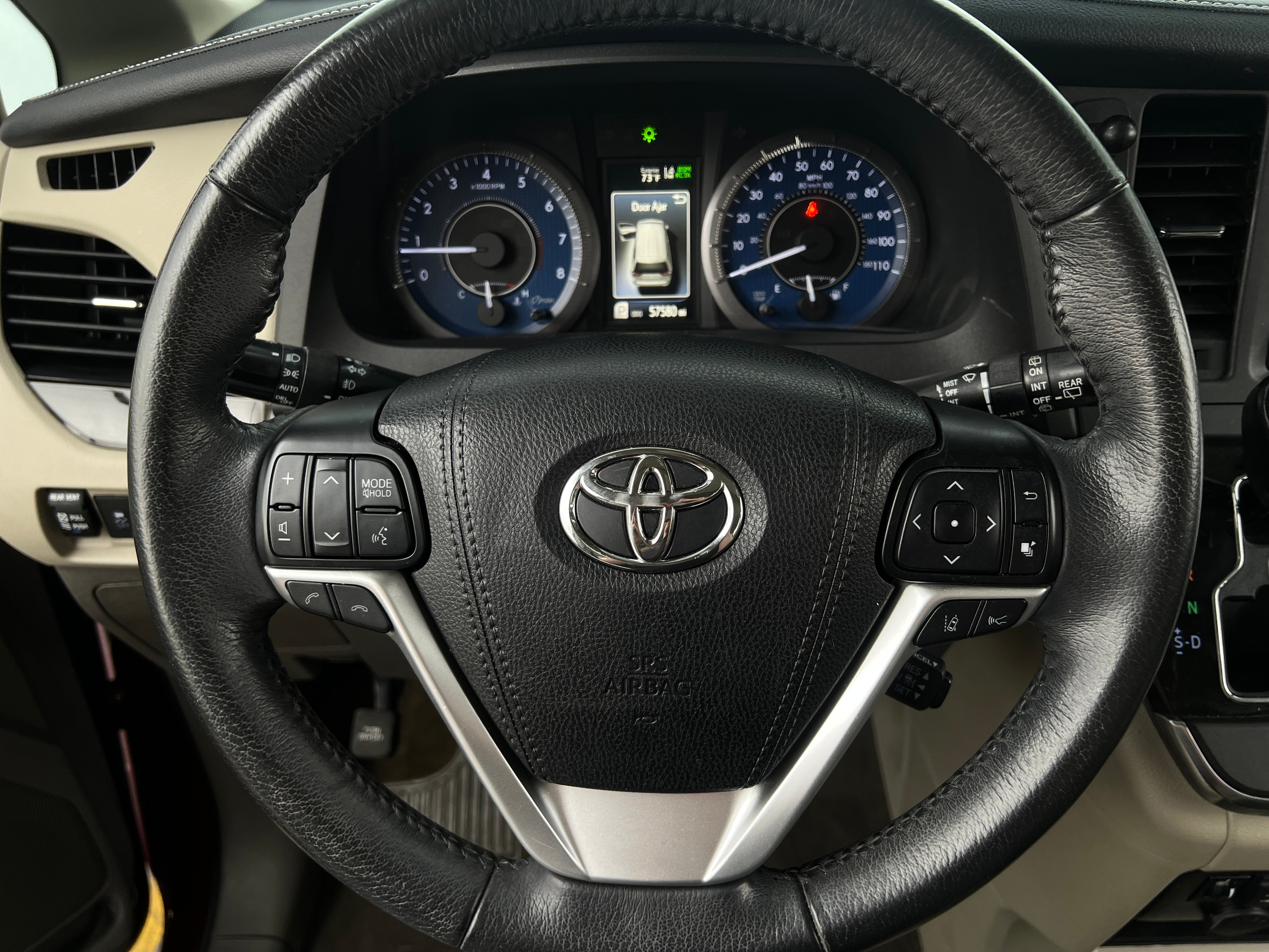 2018 Toyota Sienna XLE 4