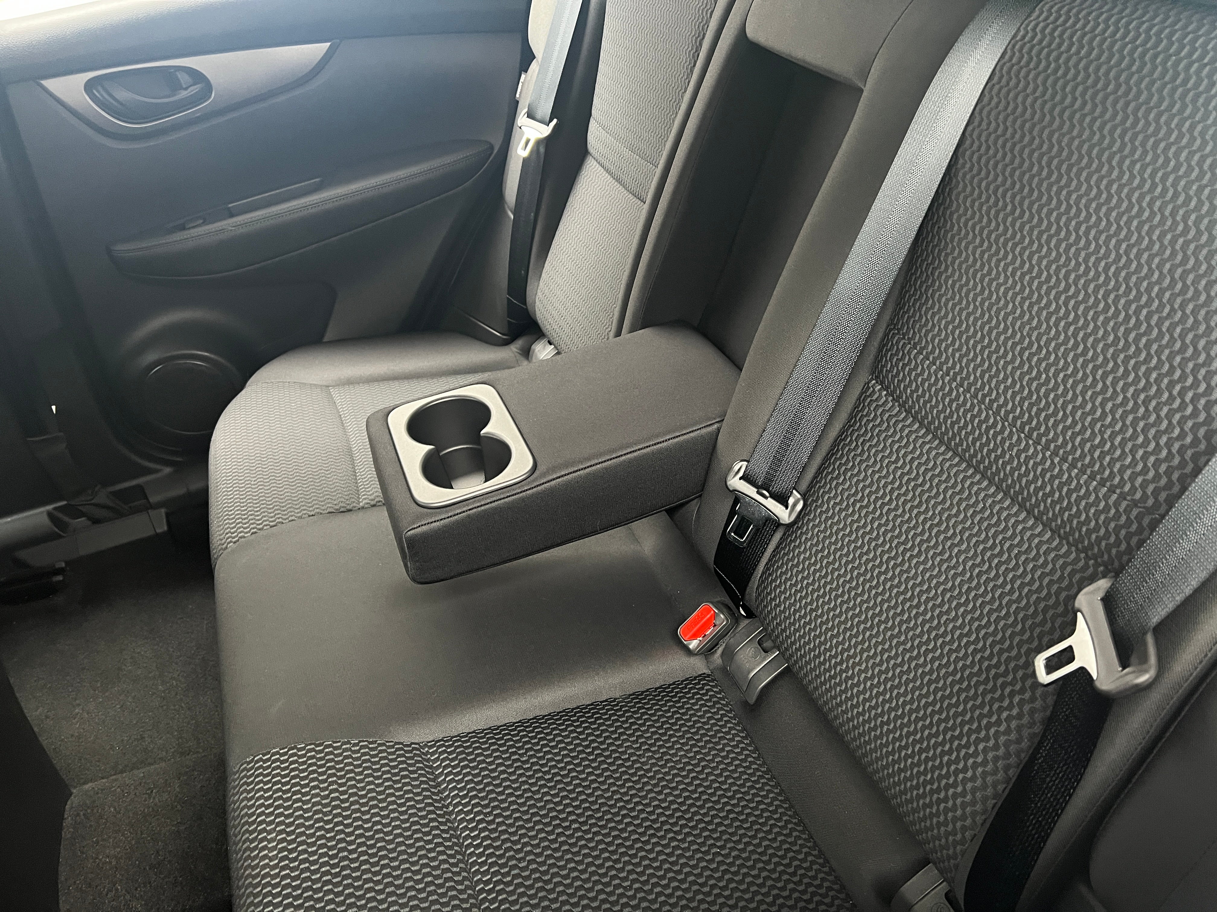2020 Nissan Rogue Sport S 6