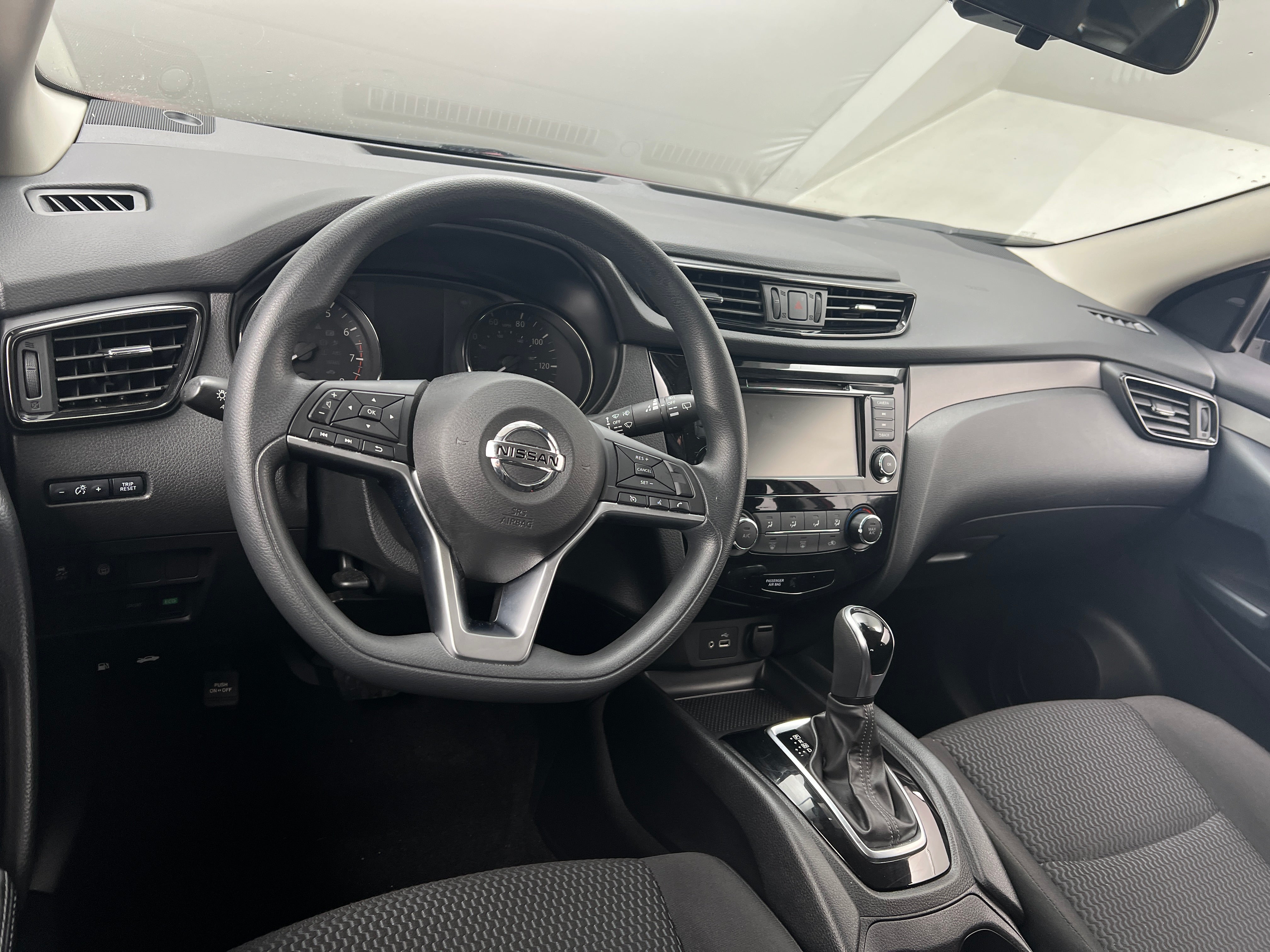 2020 Nissan Rogue Sport S 3