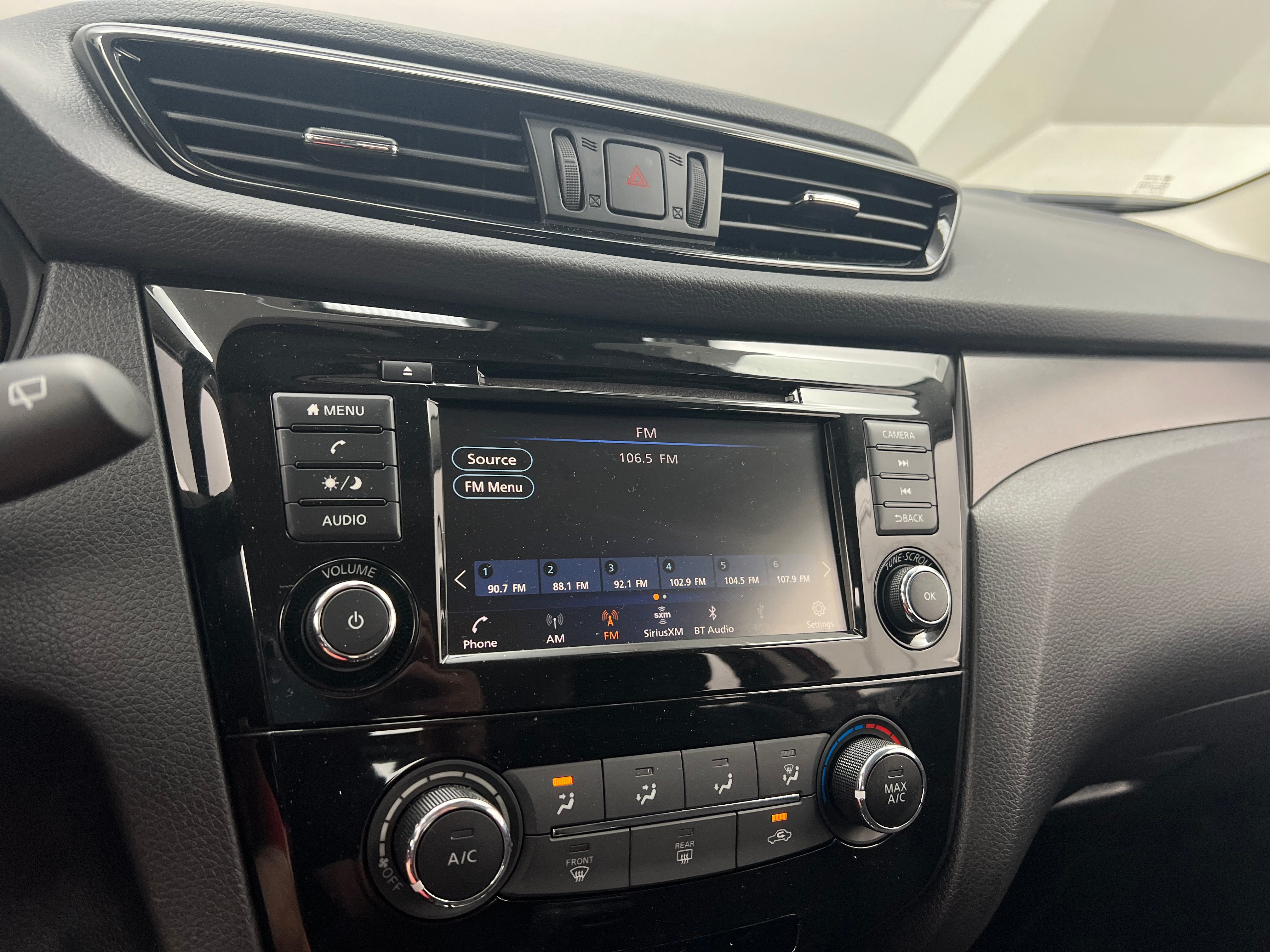 2020 Nissan Rogue Sport S 4