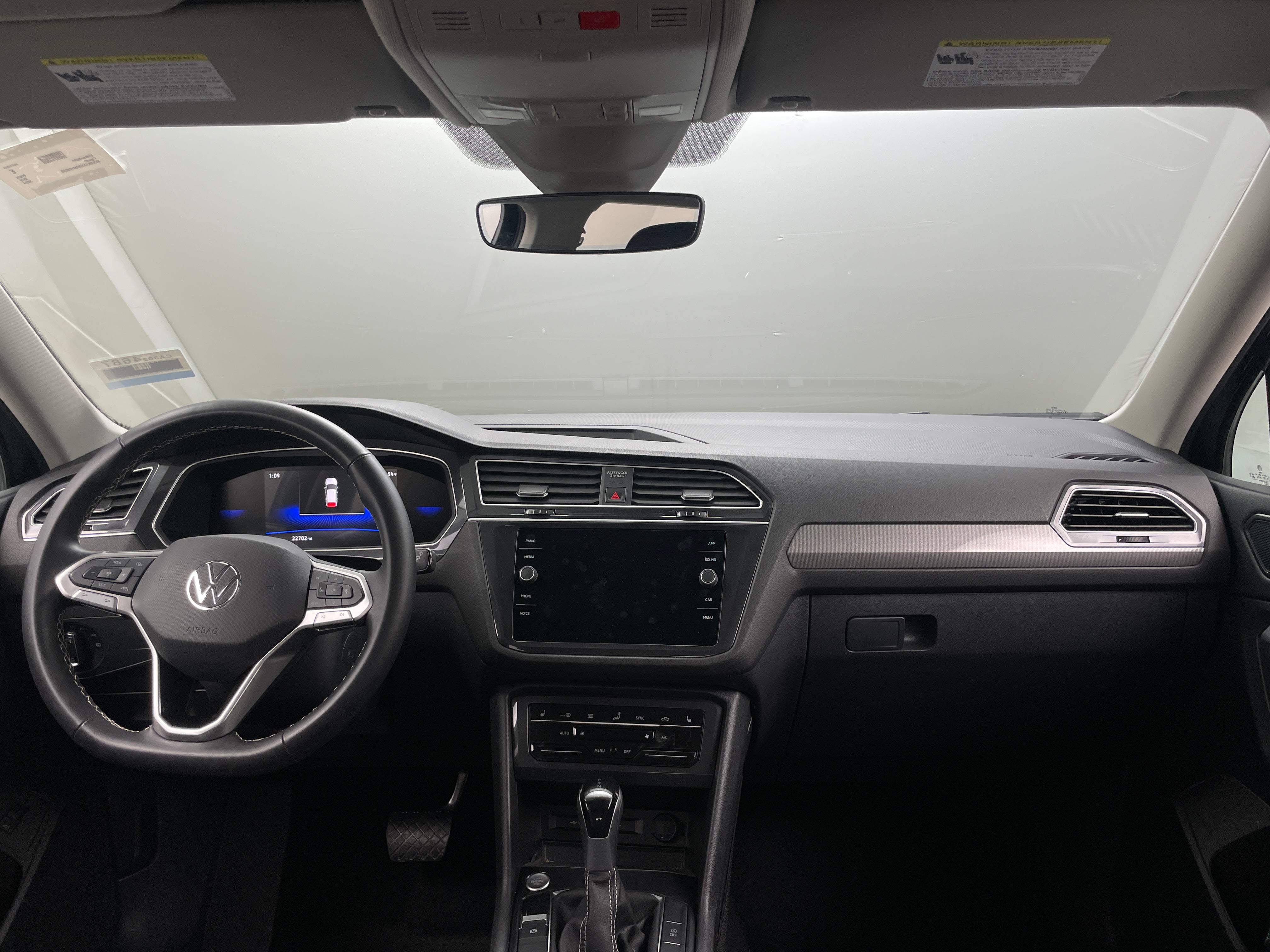 2024 Volkswagen Tiguan SE 2
