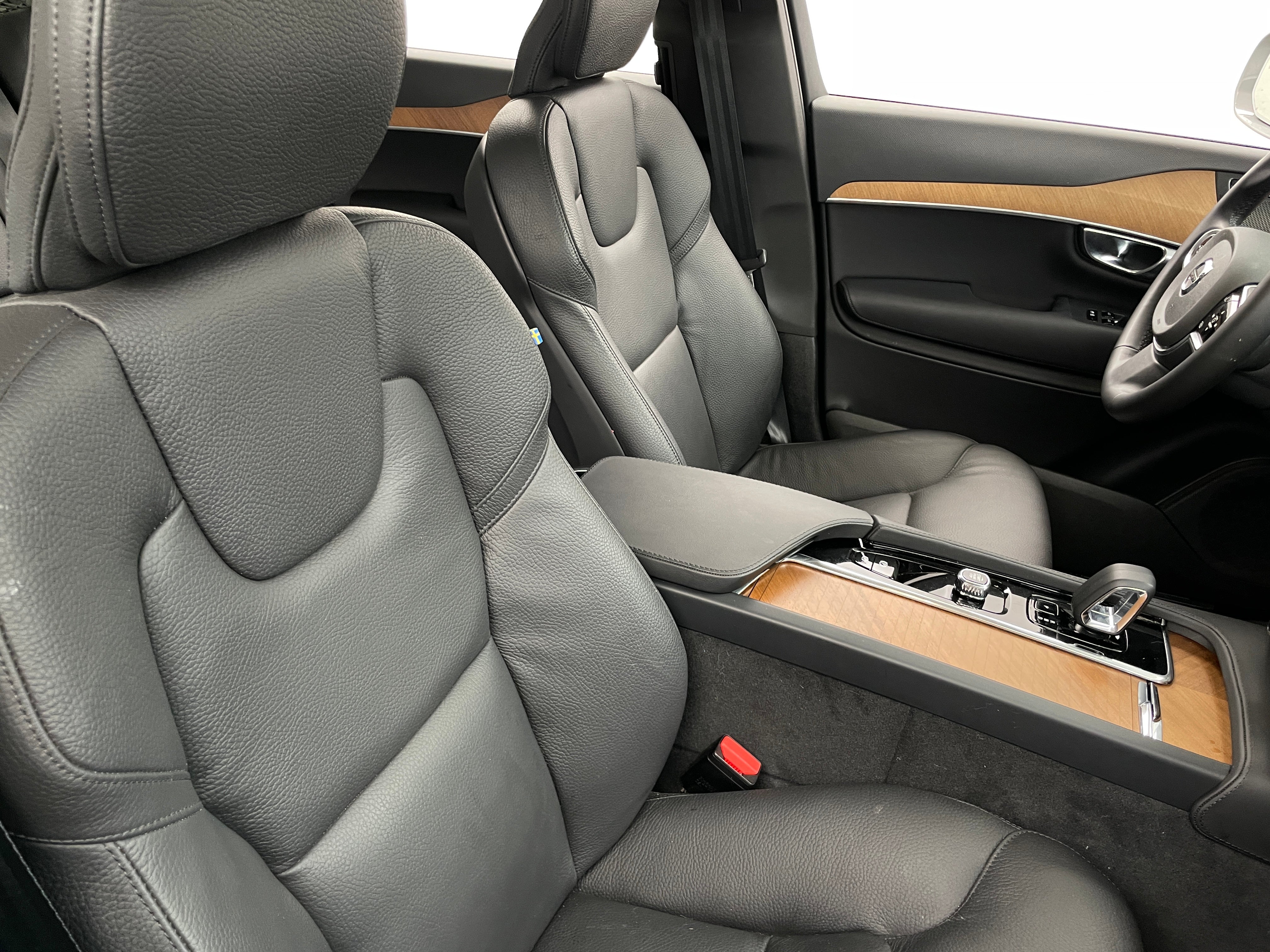 2024 Volvo XC90 T8 Plus 2