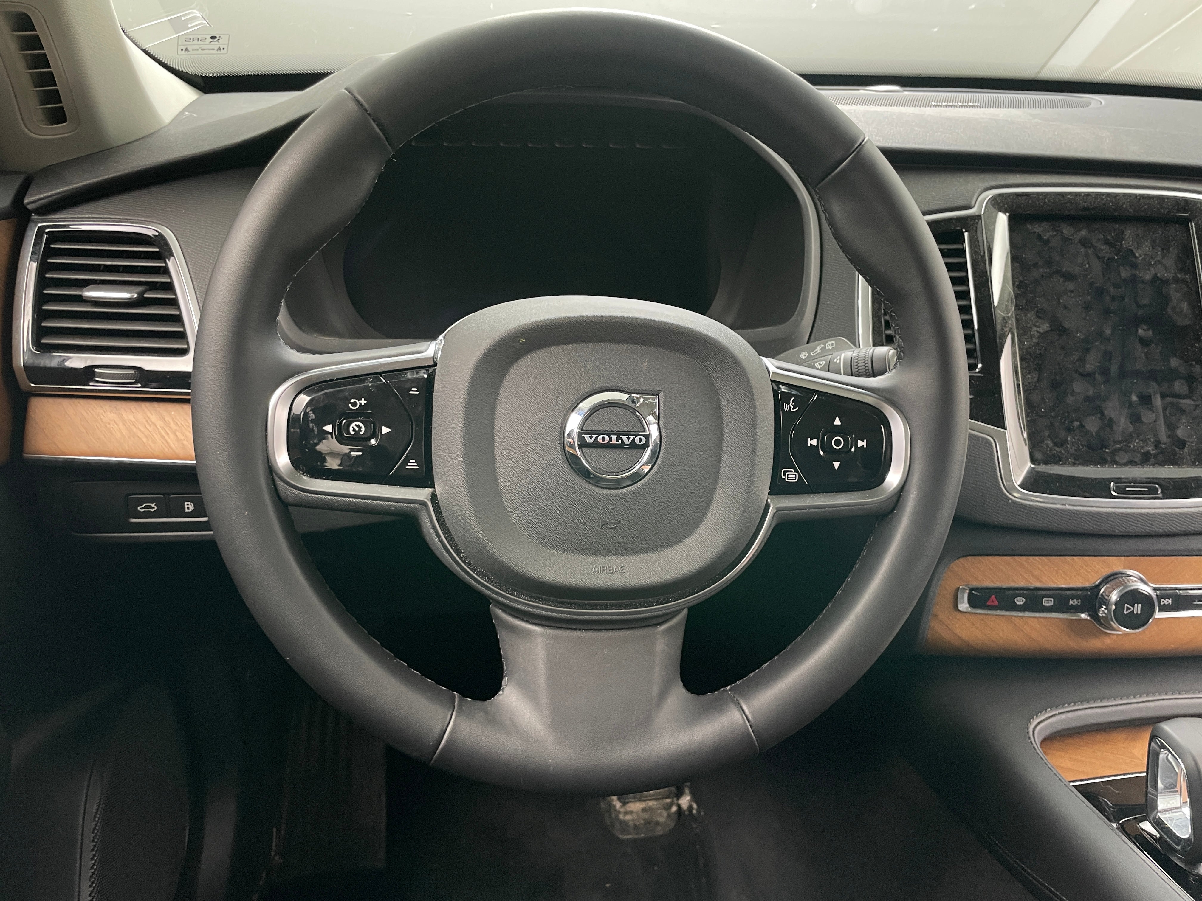 2024 Volvo XC90 T8 Plus 5