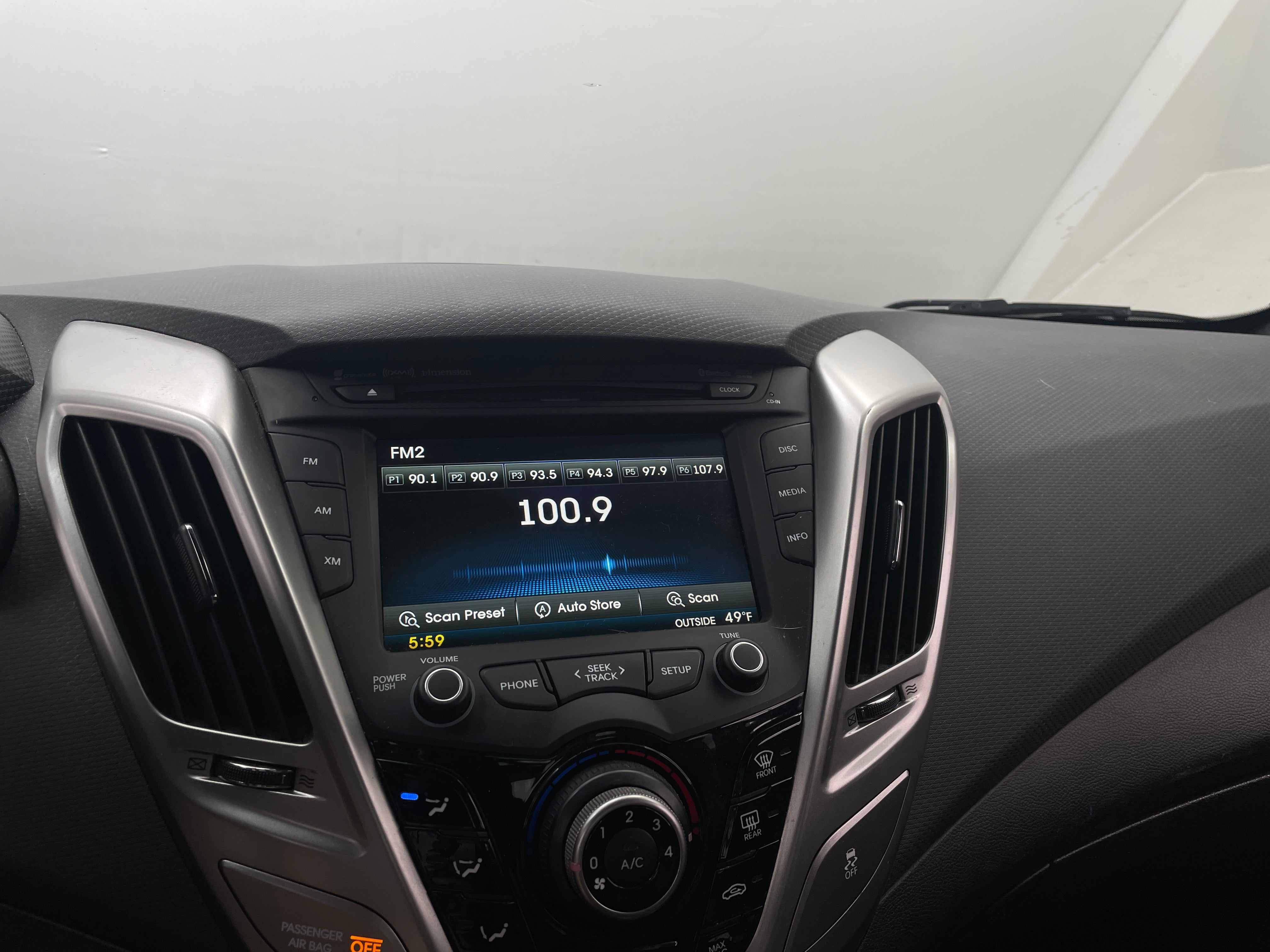 2016 Hyundai Veloster Base 3
