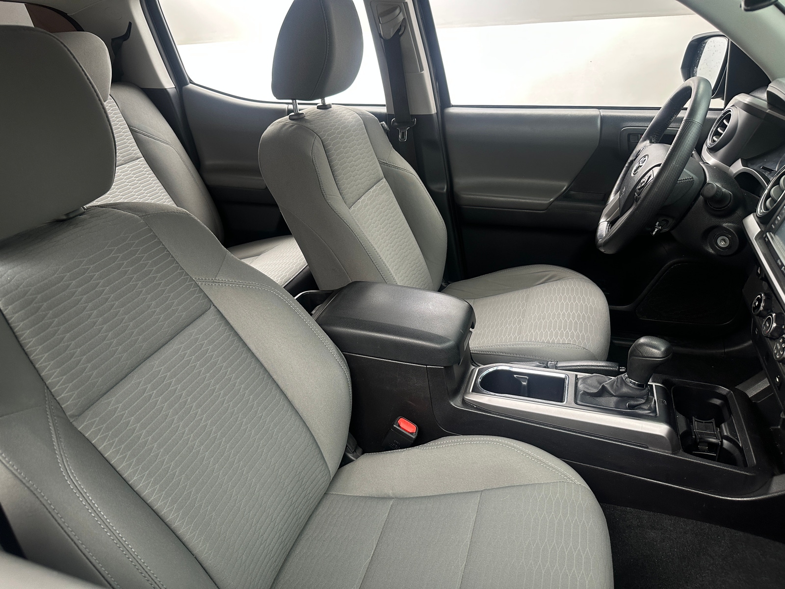 Thumbnail: 2016 Toyota Tacoma - 2