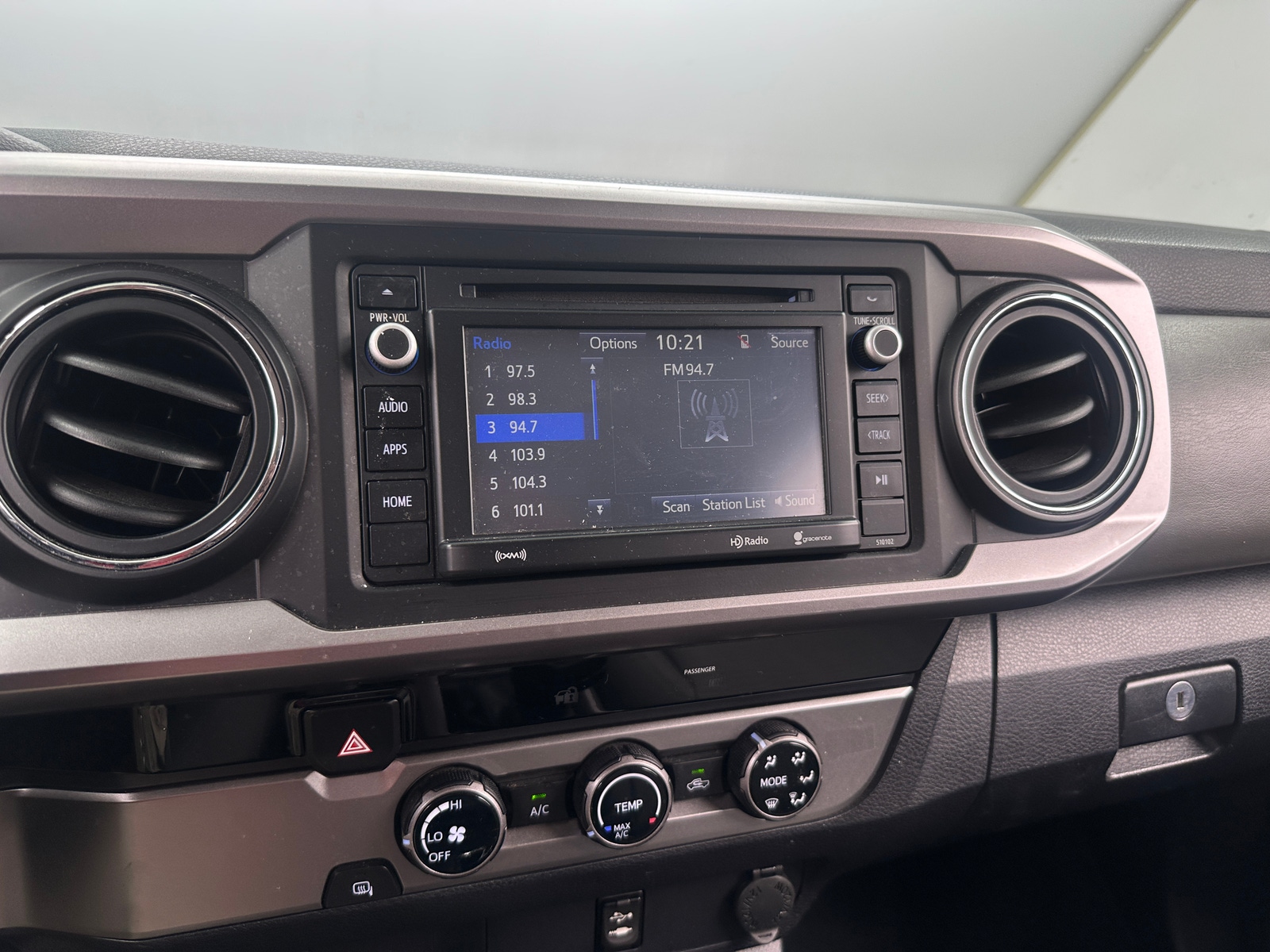 Thumbnail: 2016 Toyota Tacoma - 4