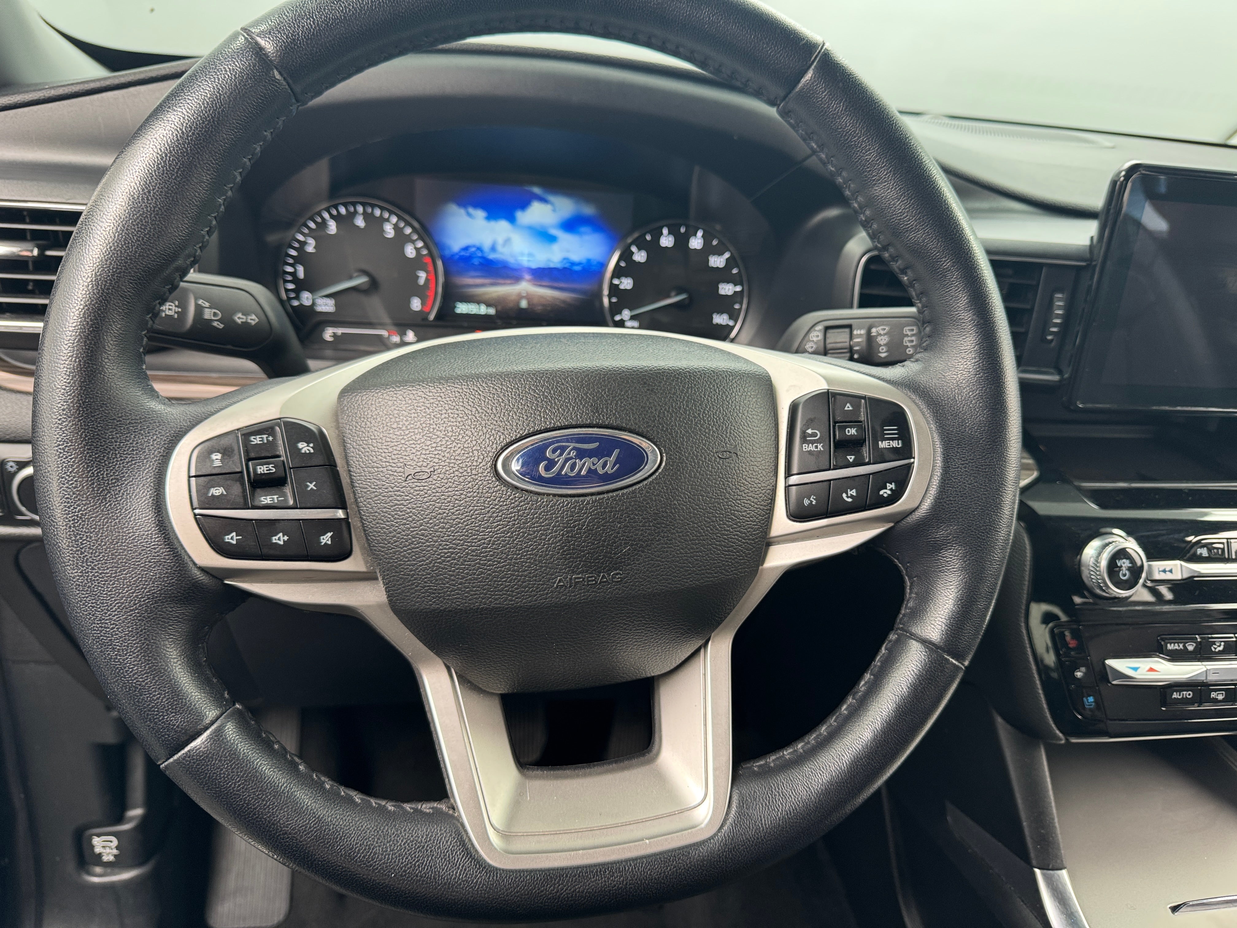 2023 Ford Explorer Limited 4