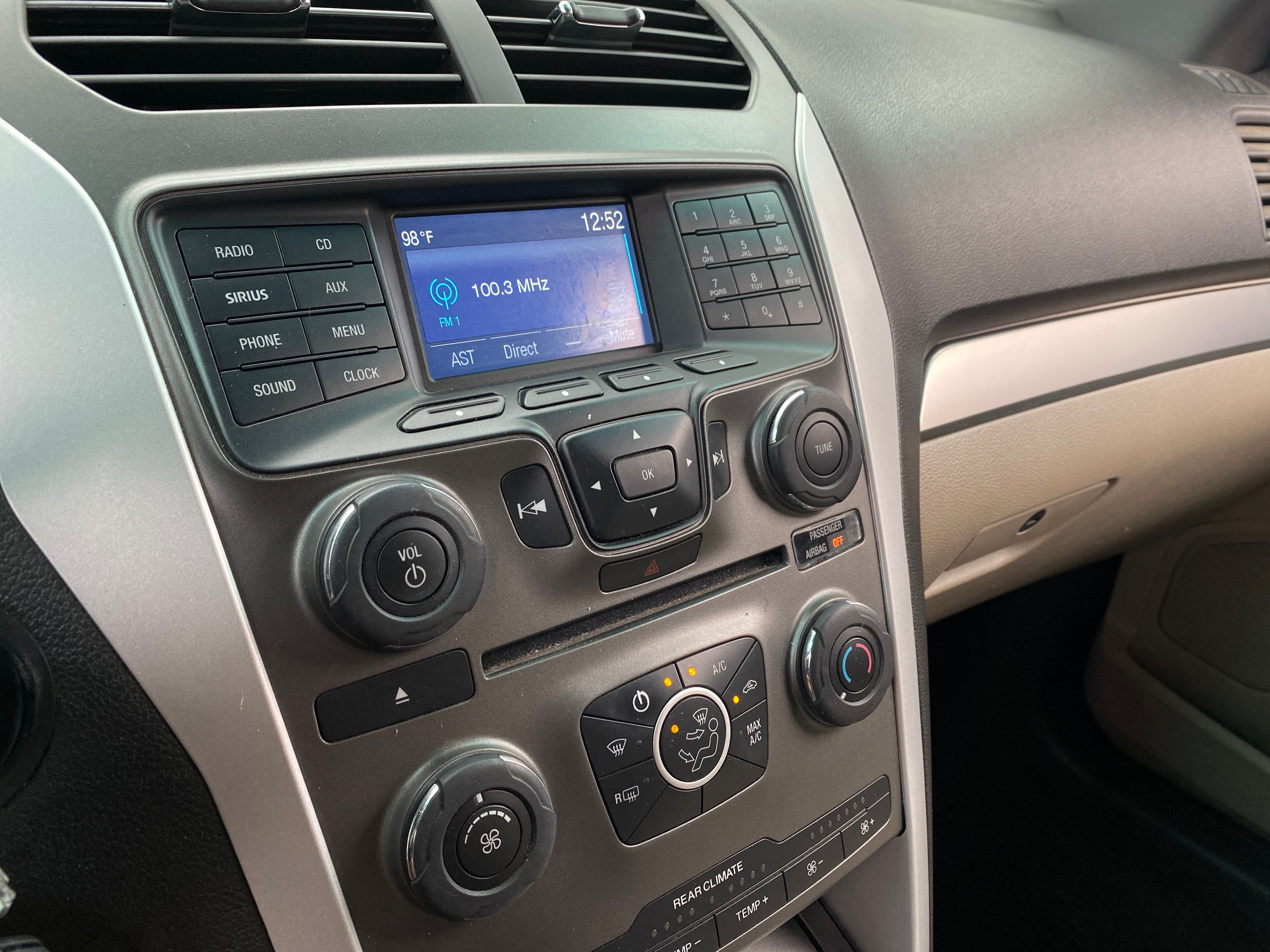 2015 Ford Explorer Base 4
