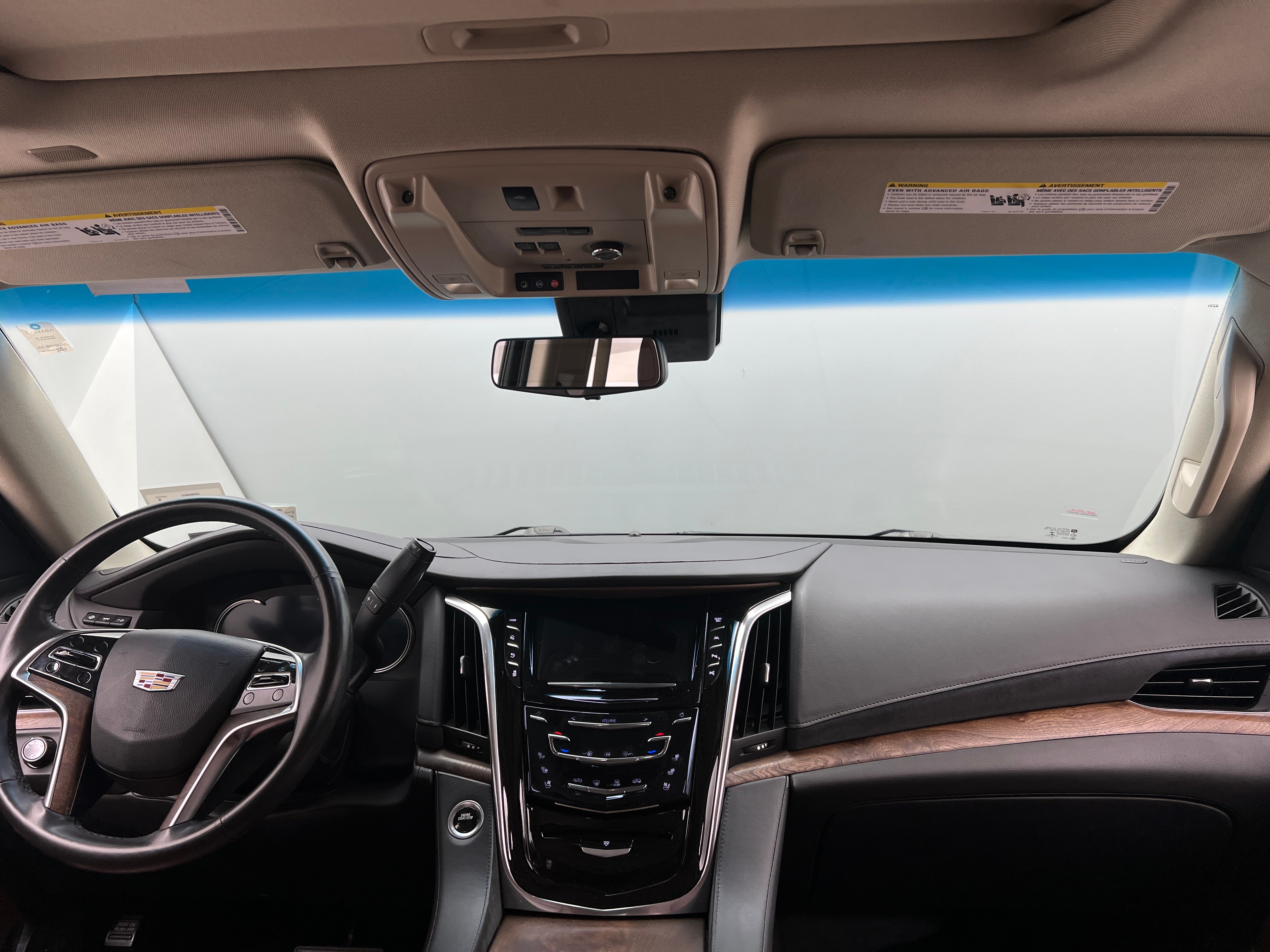 2017 Cadillac Escalade Luxury 2