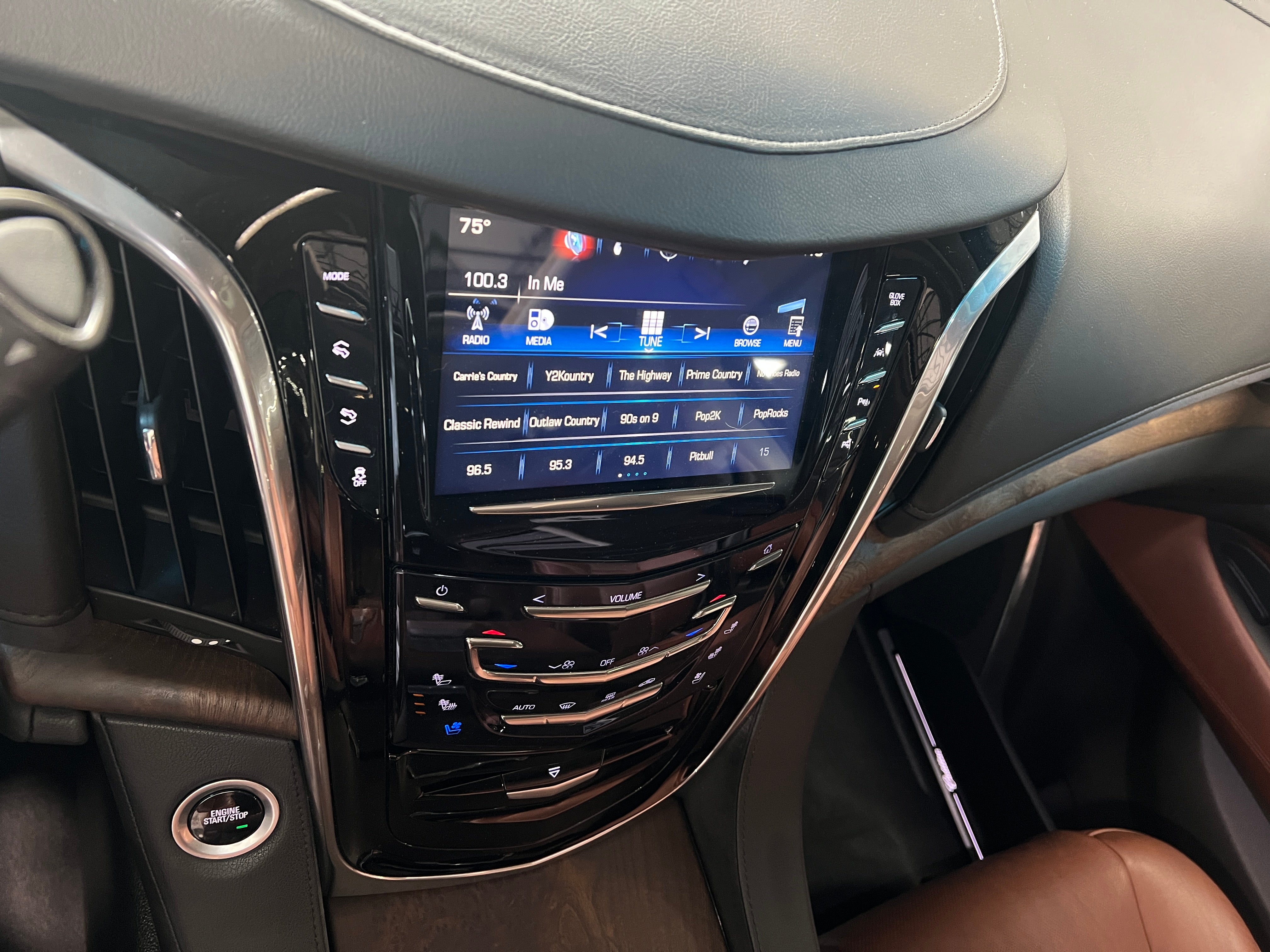 2017 Cadillac Escalade Luxury 3