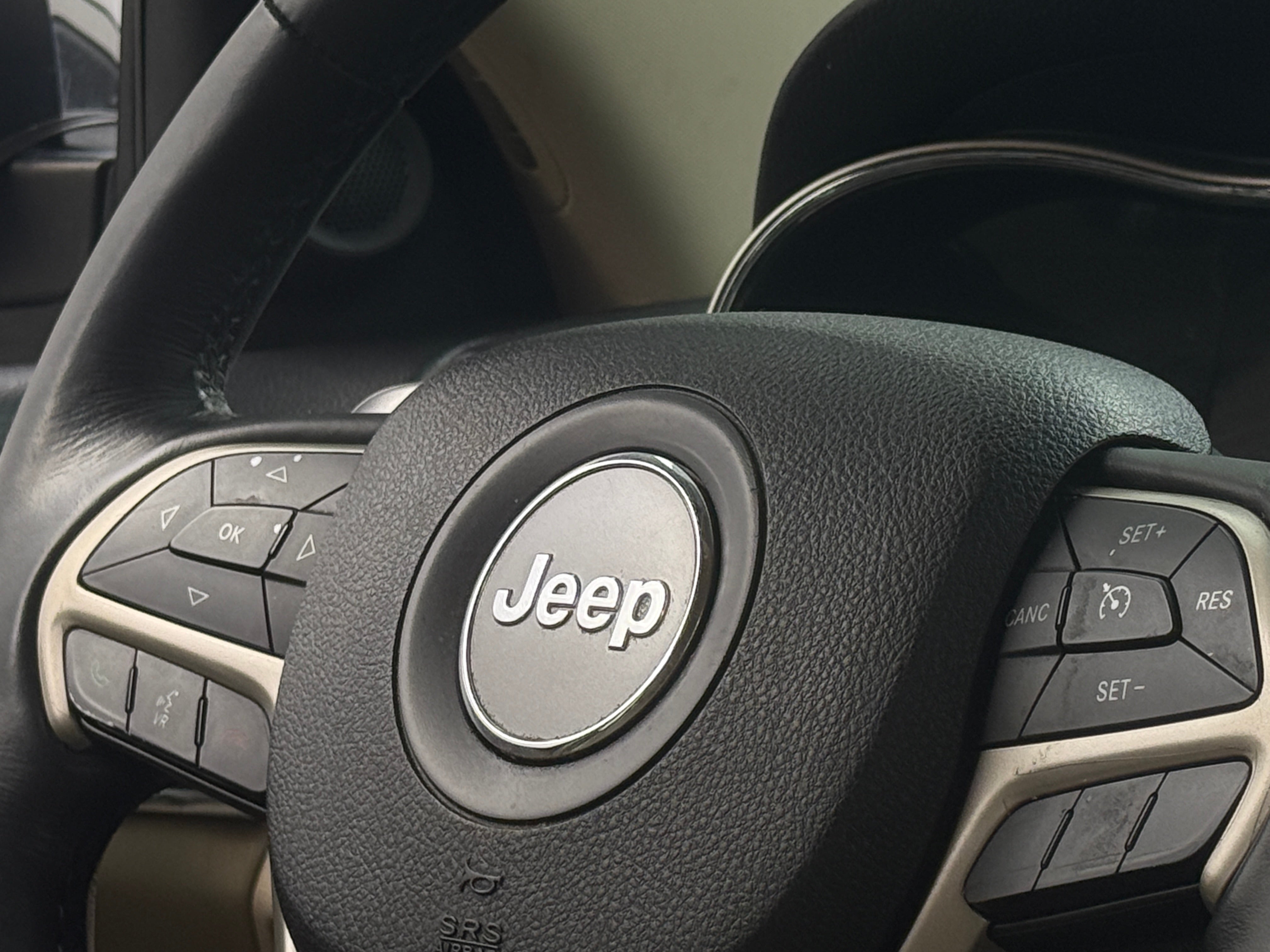 2015 Jeep Grand Cherokee Limited Edition 4