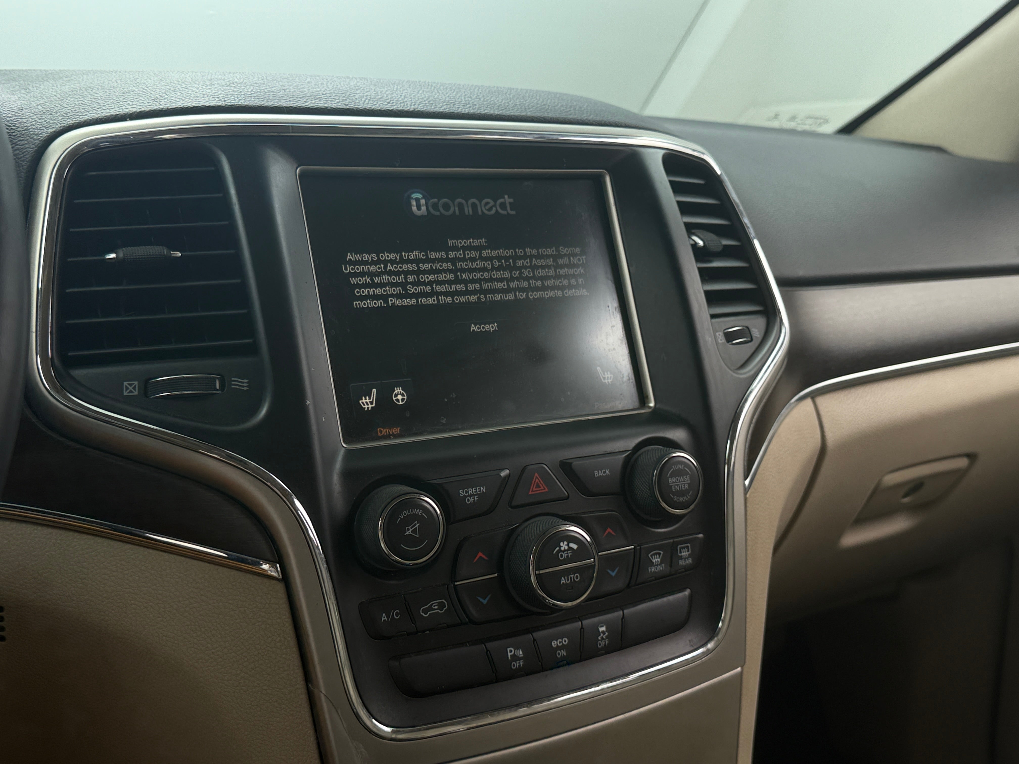 2015 Jeep Grand Cherokee Limited Edition 3