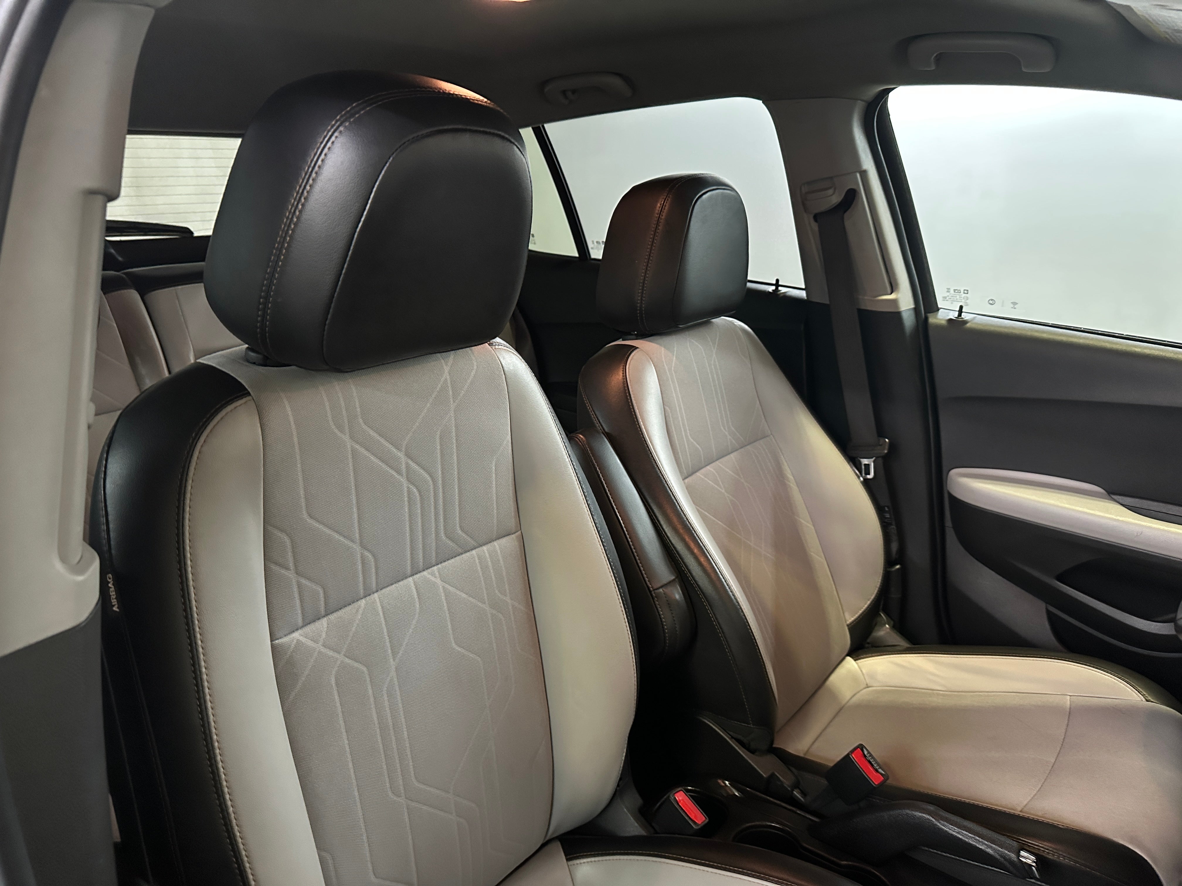 2021 Chevrolet Trax LT 2