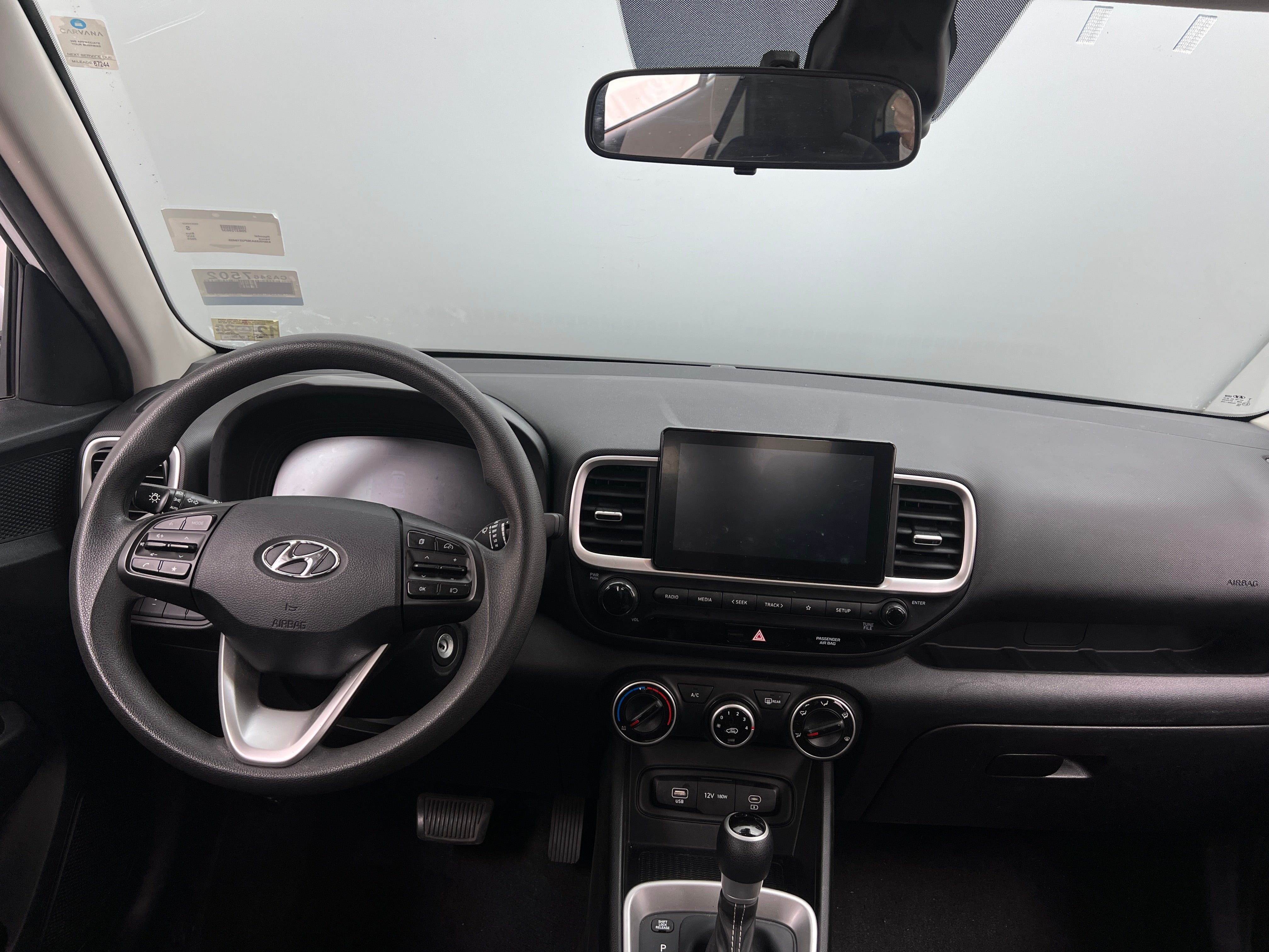 2023 Hyundai Venue SE 3
