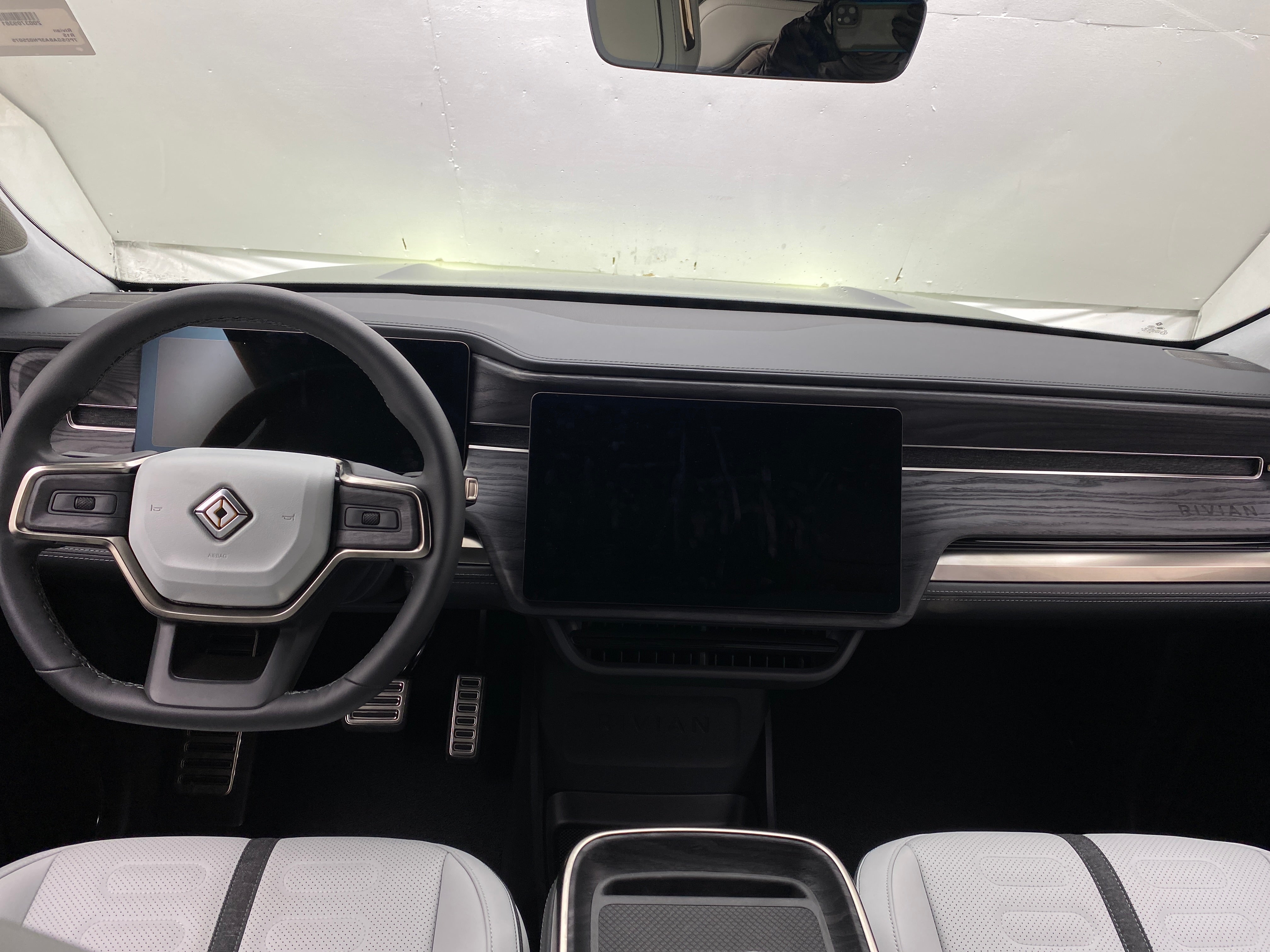 2023 Rivian R1S Adventure 2