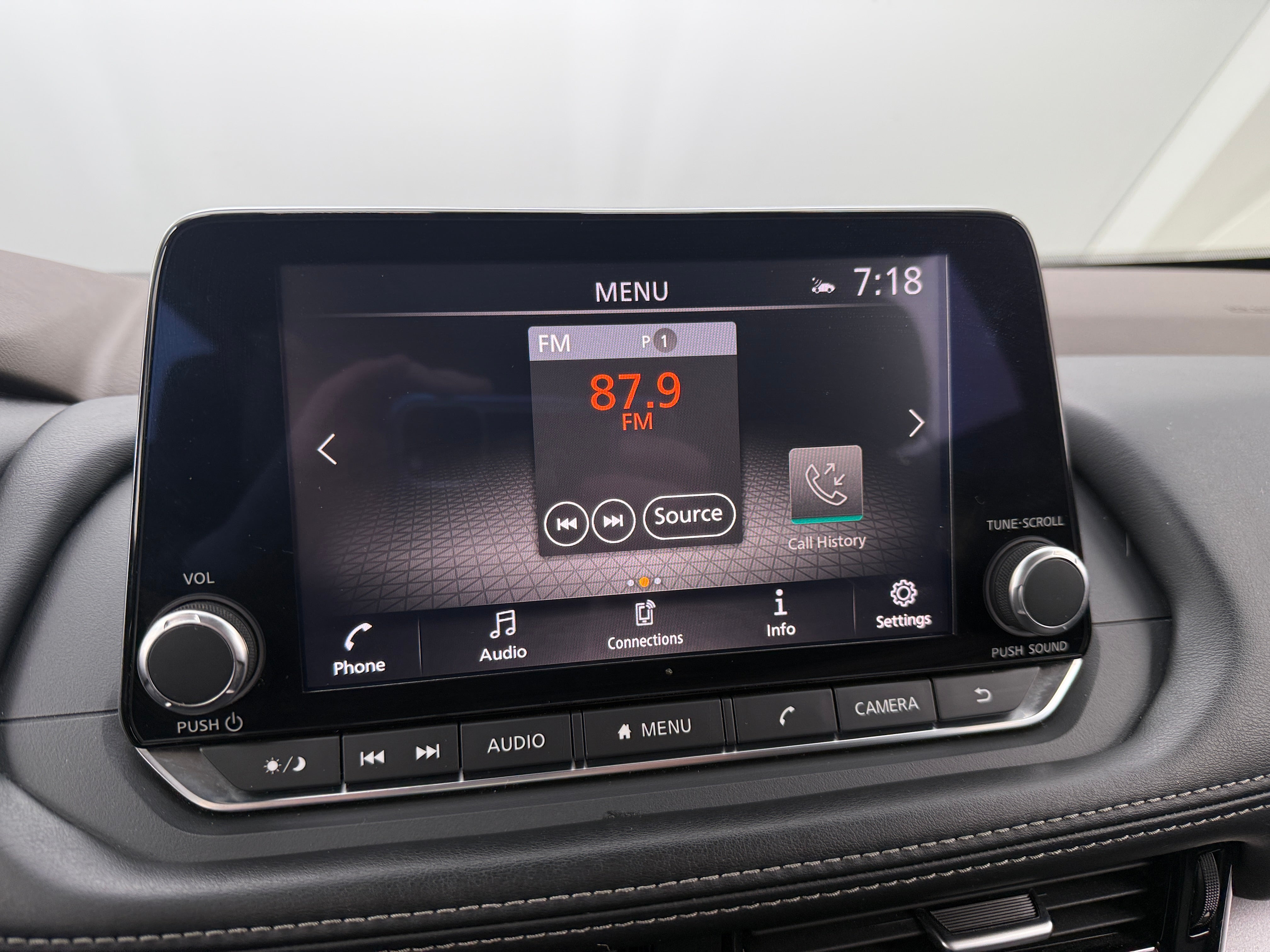 2021 Nissan Rogue SV 4