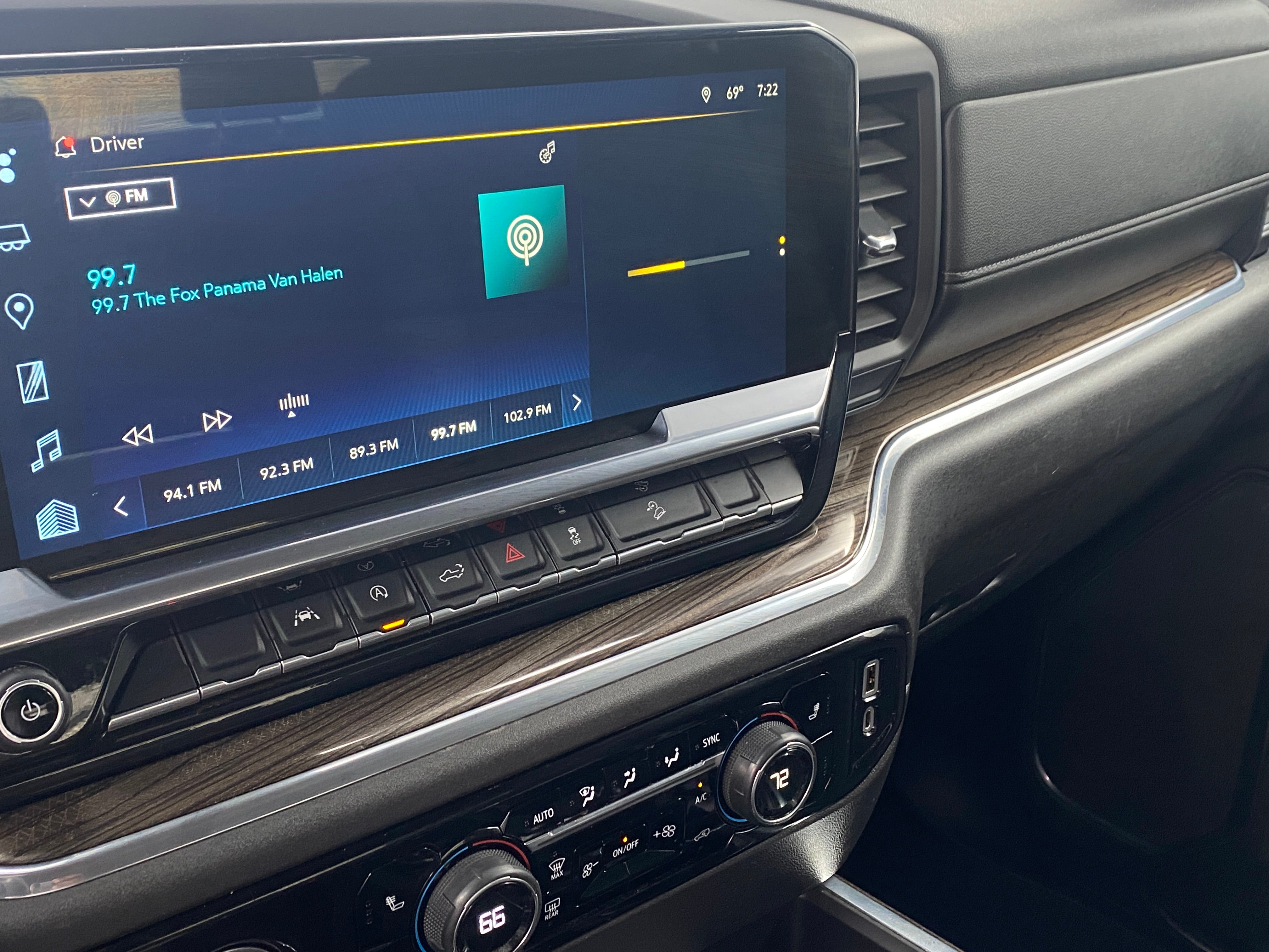 2023 Chevrolet Silverado 1500  4