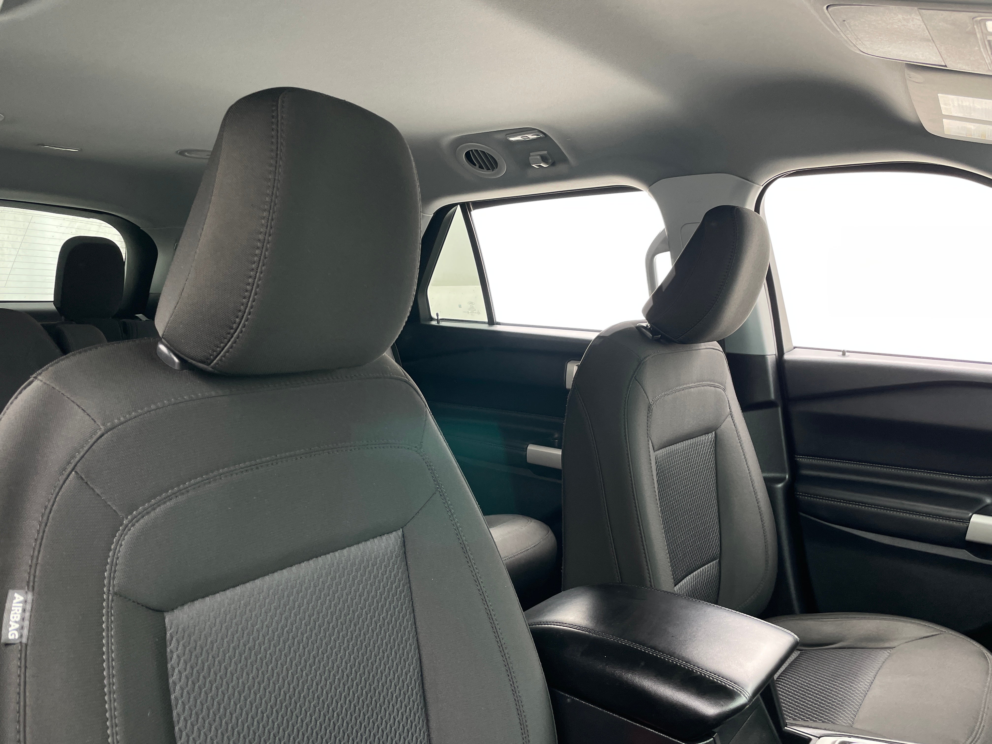 2022 Ford Explorer XLT 2