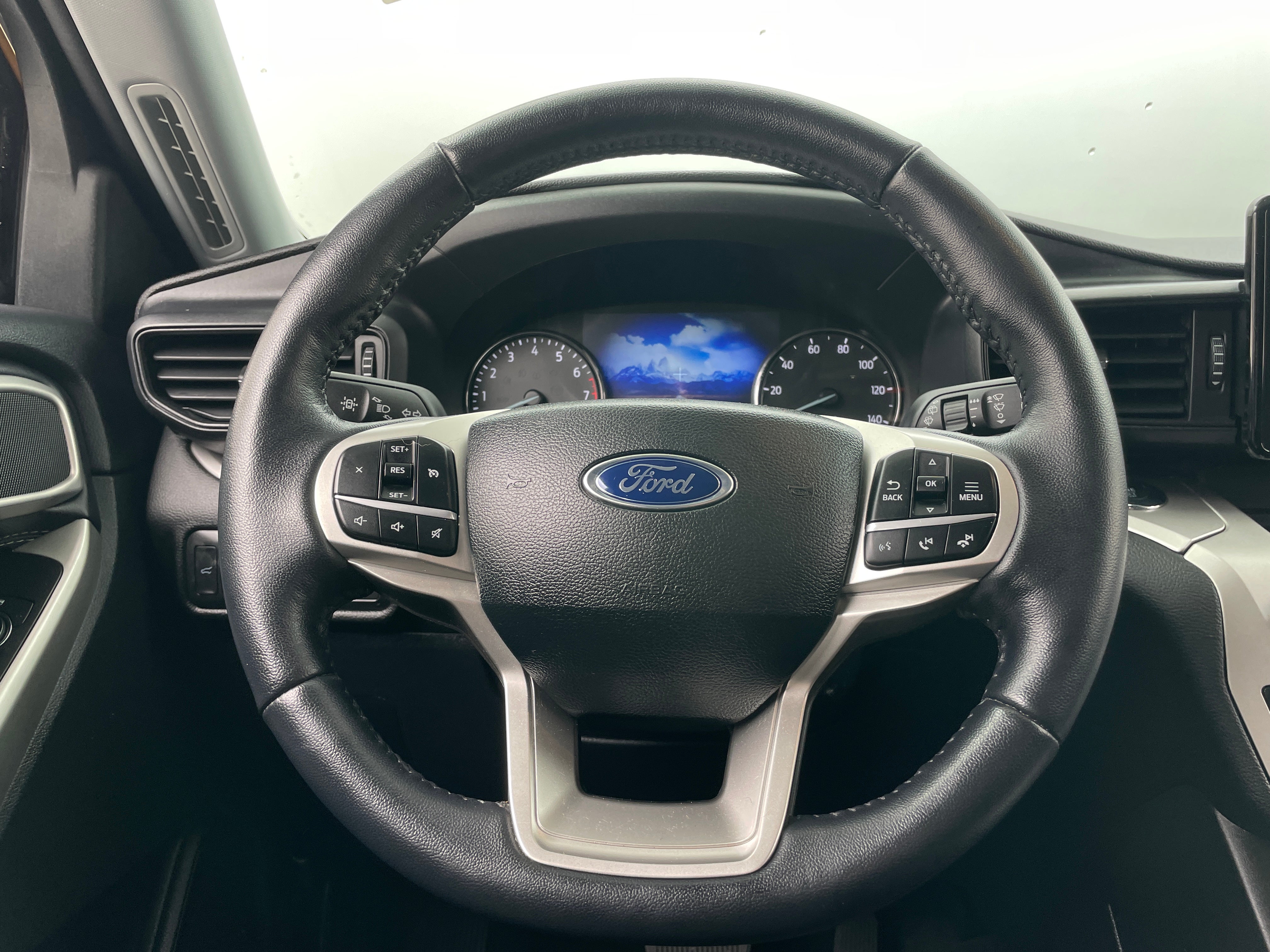 2022 Ford Explorer XLT 5