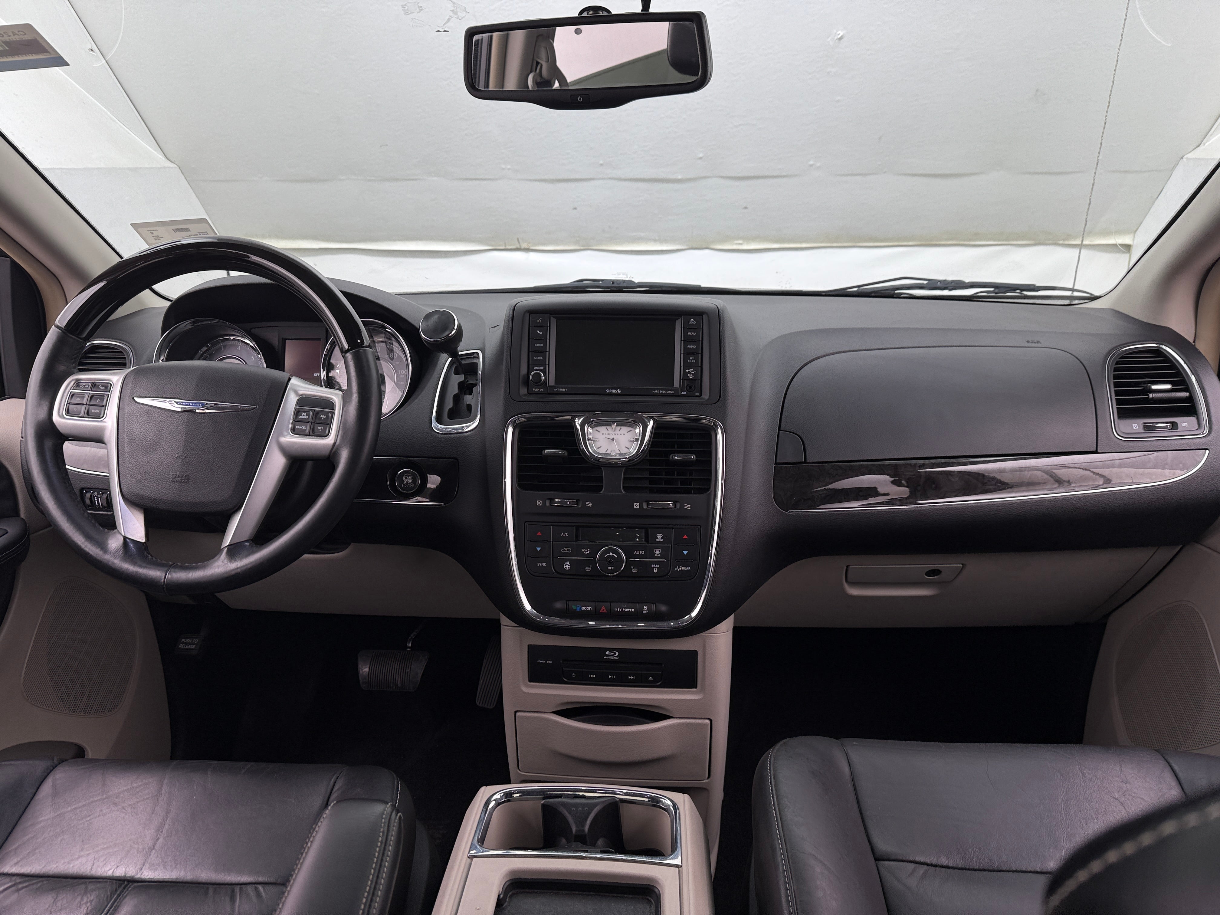 2015 Chrysler Town & Country Limited Platinum 2