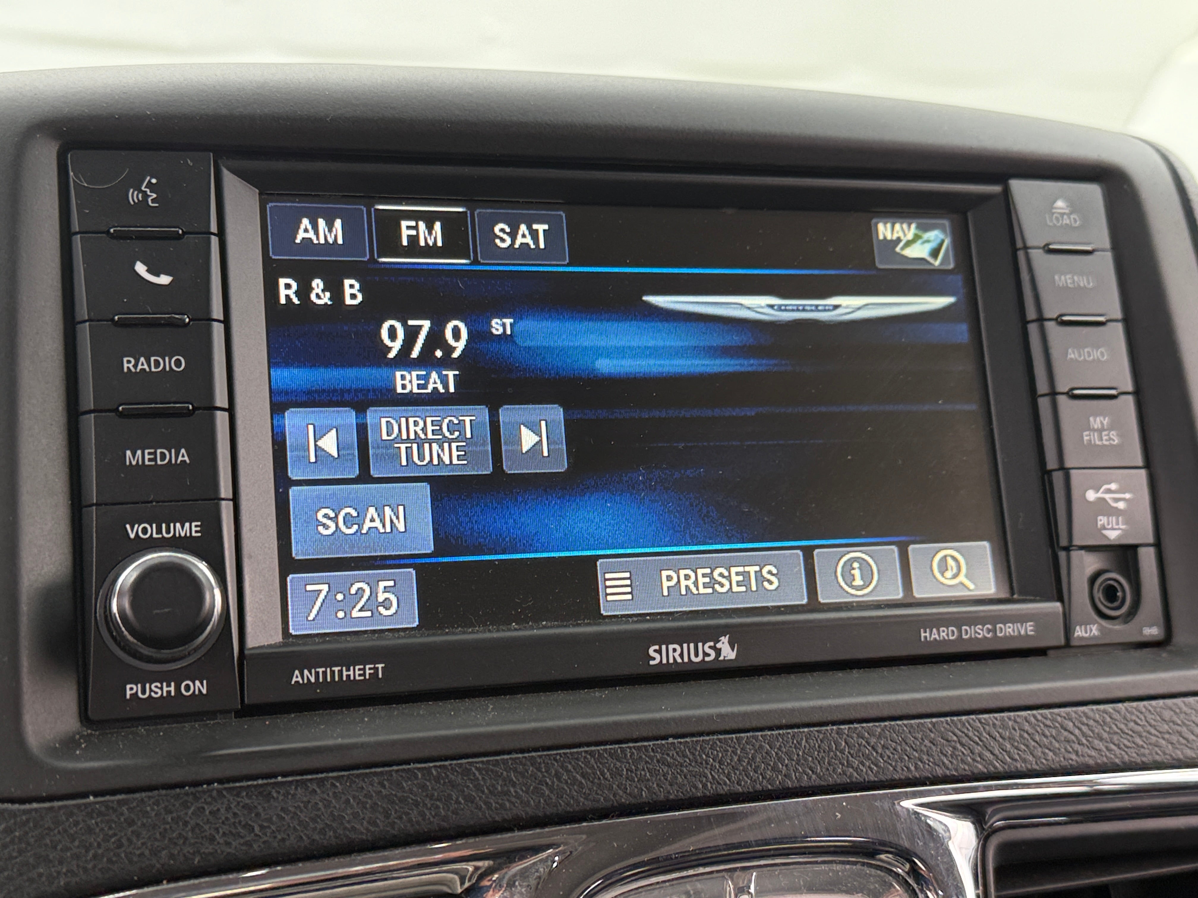 2015 Chrysler Town & Country Limited Platinum 3