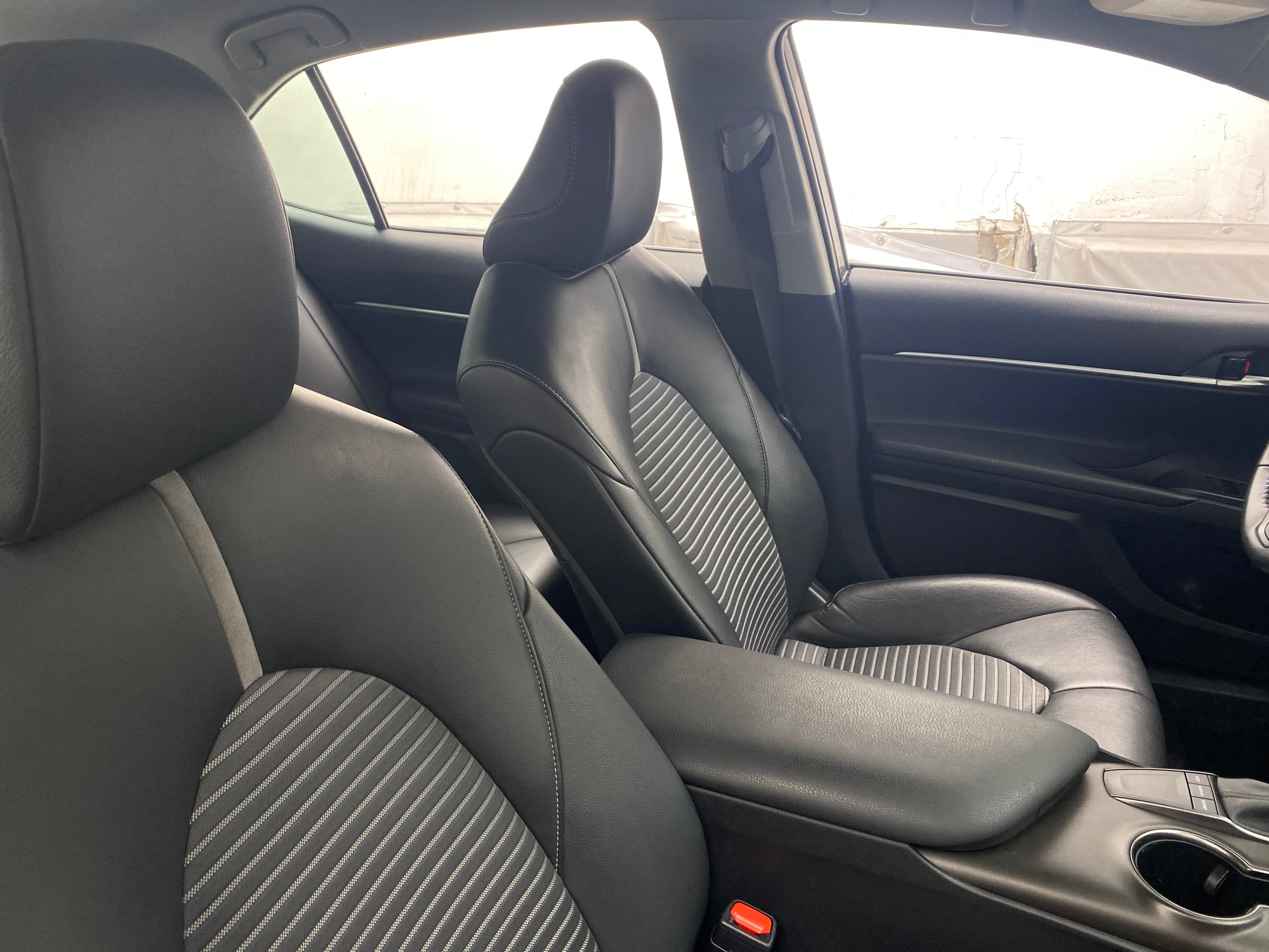 2023 Toyota Camry SE 2